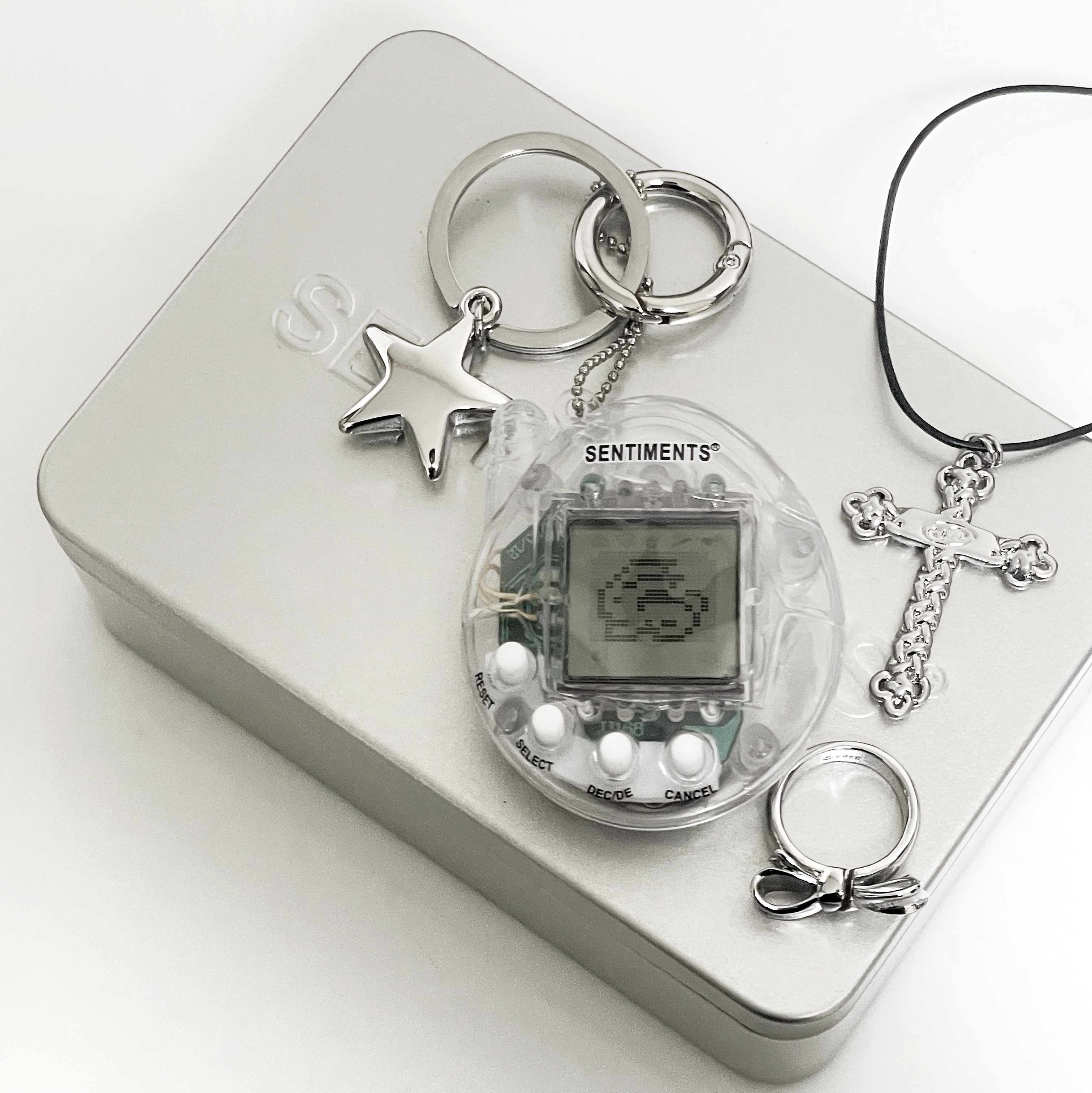 Sentiments No.475 Knot Cross Leather Necklace Silver, Sentiments No.475 Knot Cross Leather Necklace Black 착용 스타일