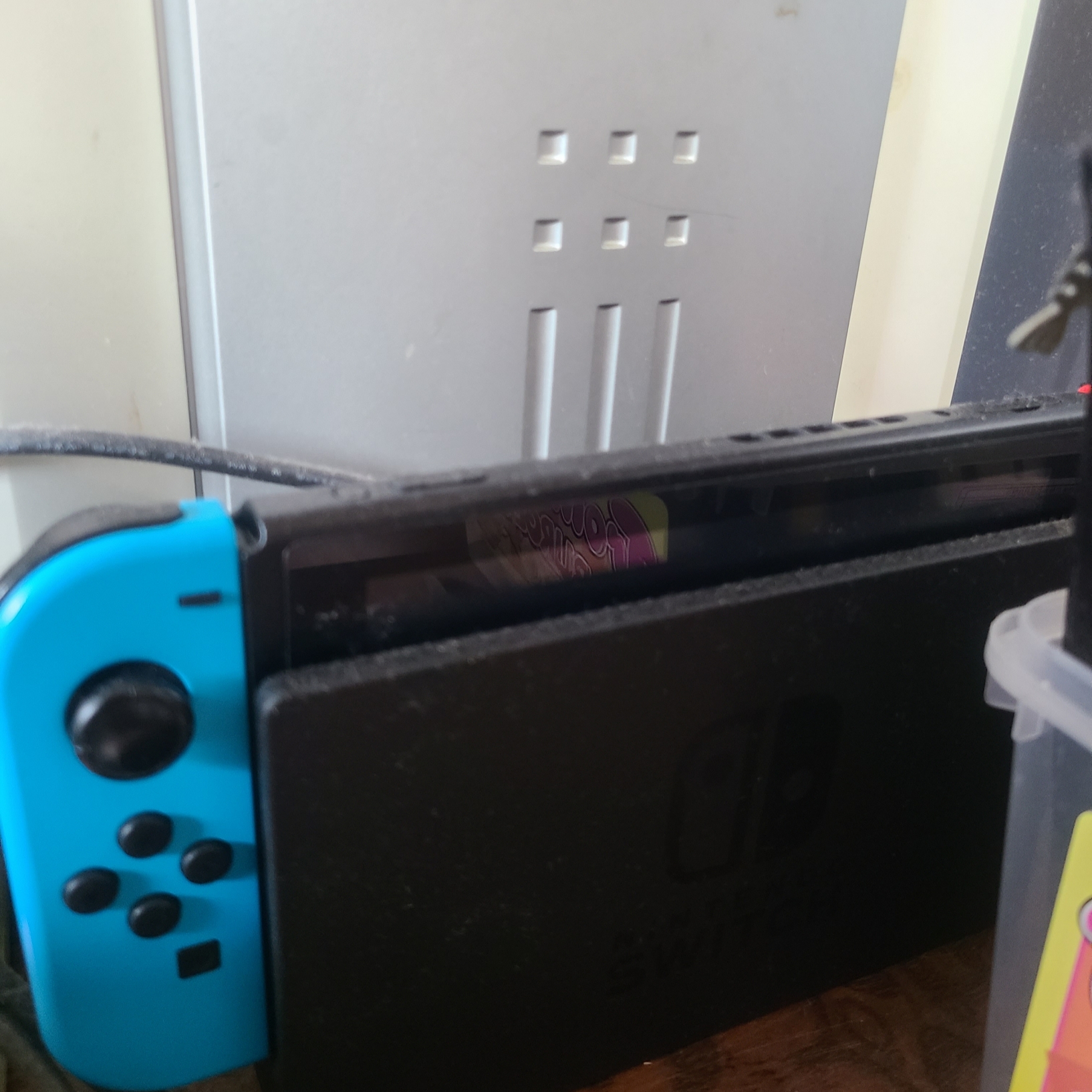 Nintendo Switch OLED Neon Blue Neon Red (Korean Ver.) 착용 스타일 - 2