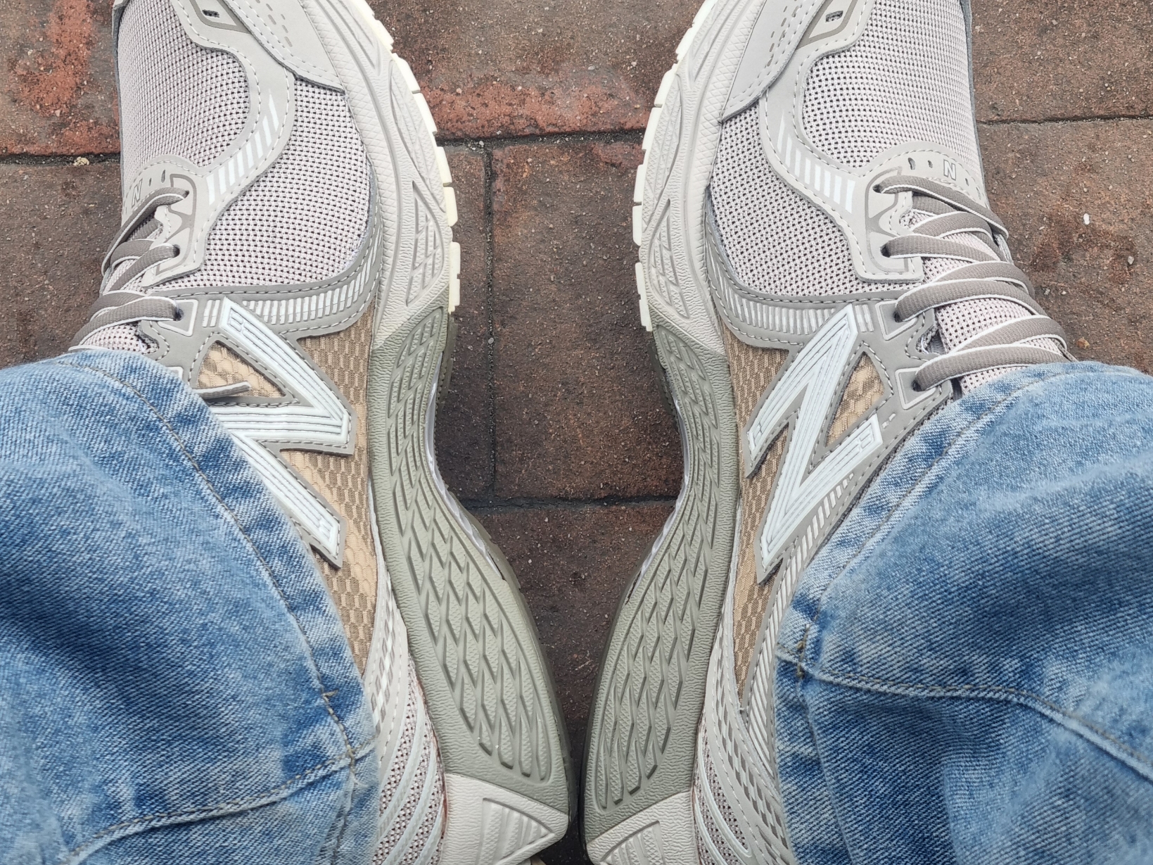 New Balance 860v2 Mars 착용 스타일 - 1