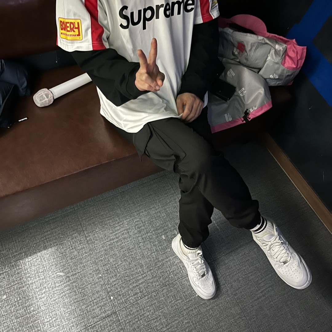 Supreme Hooded Soccer Jersey White - 23FW 착용 스타일