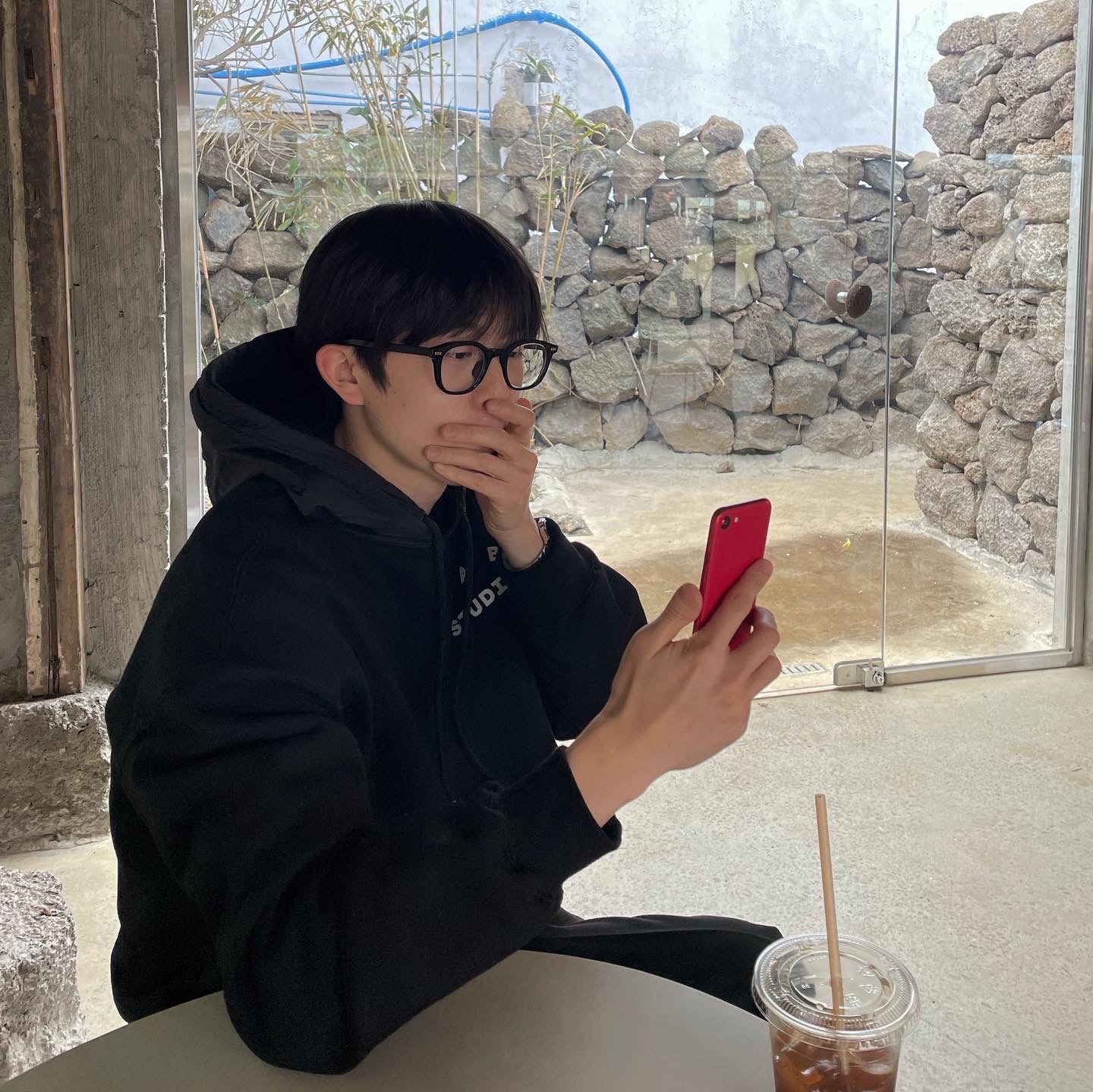 IAB Studio Woven Hoodie Black 착용 스타일 - 1