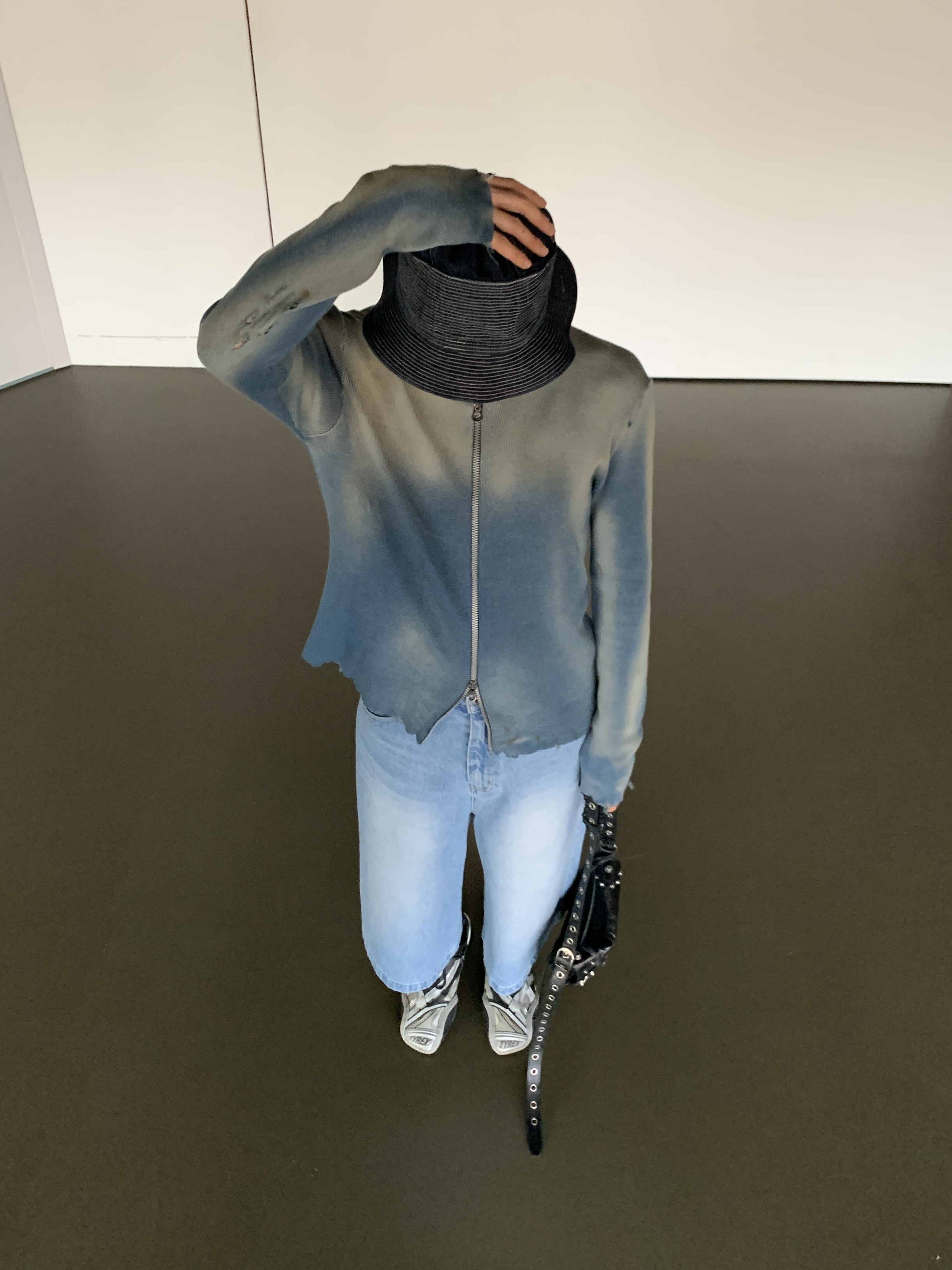 Balenciaga Tyrex Sneakers Black Grey, Kapital 11.5 oz. Black X Black Denim The Old Man and The Sea Hat Black 착용 스타일 - 3