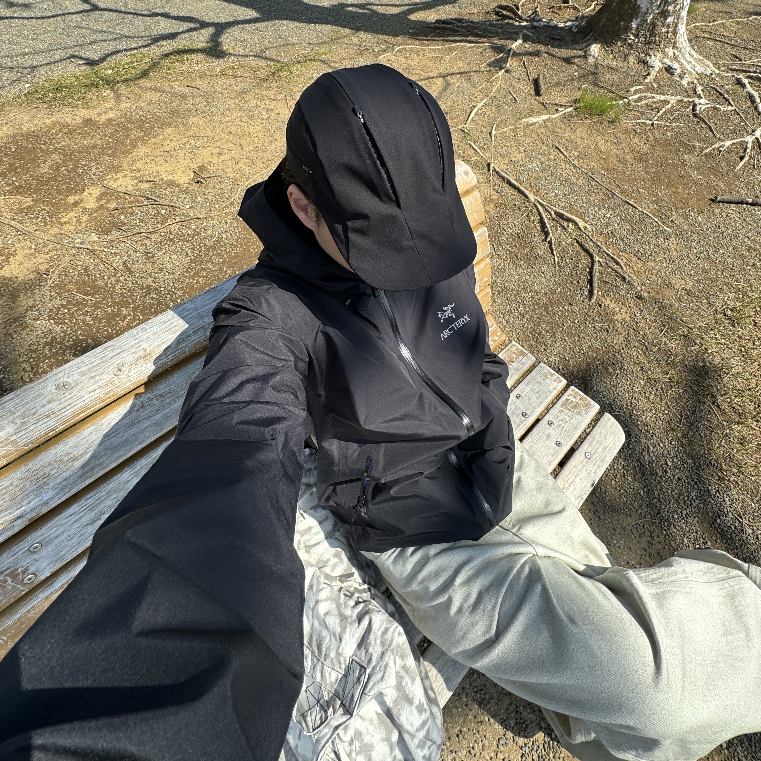 Arc'teryx Beta LT Jacket Black 착용 스타일 - 1