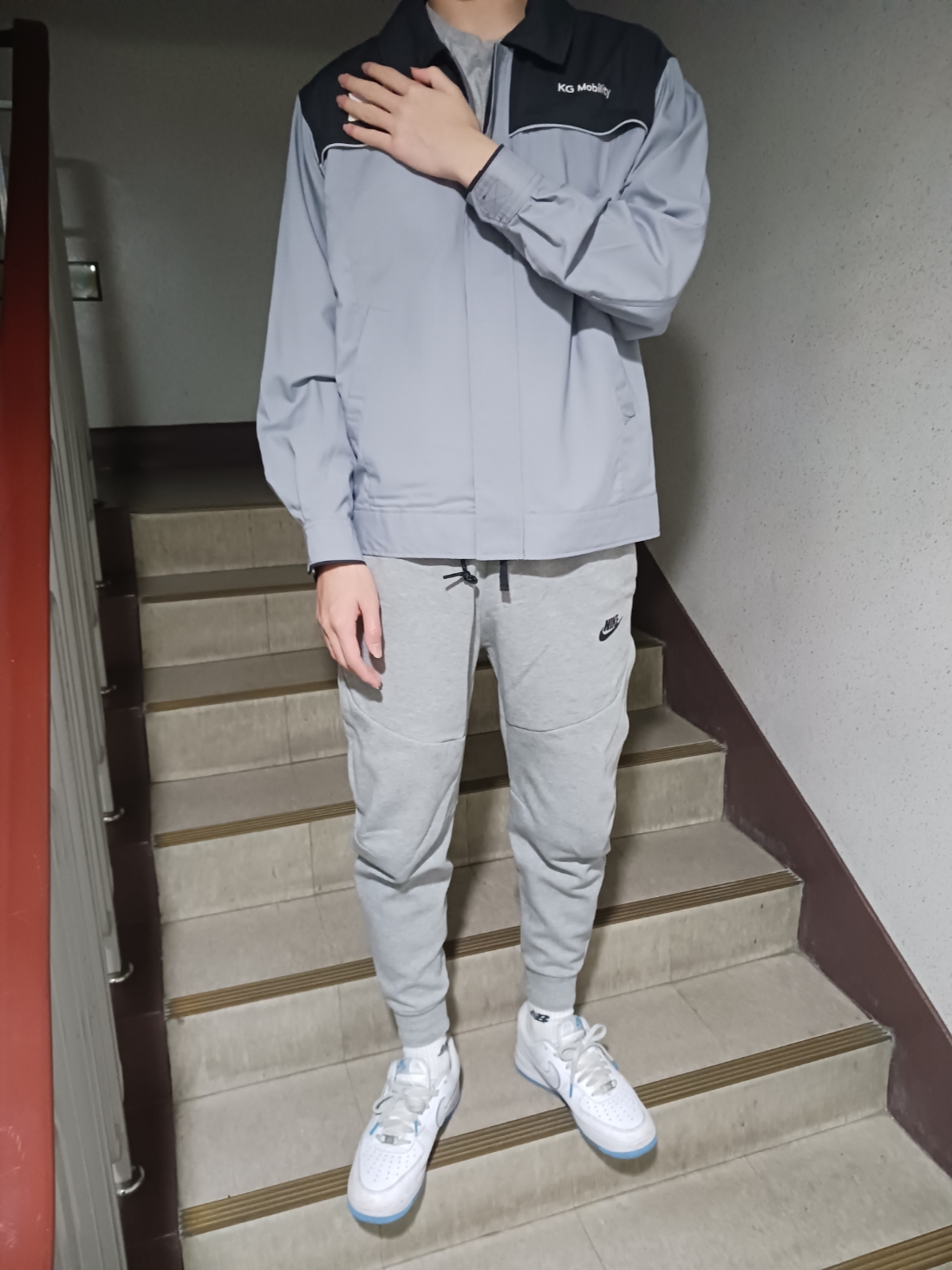 Nike Air Force 1 '07 White University Blue, Nike NSW Tech Fleece Jogger Dark Grey Heather - Asia 착용 스타일 - 1