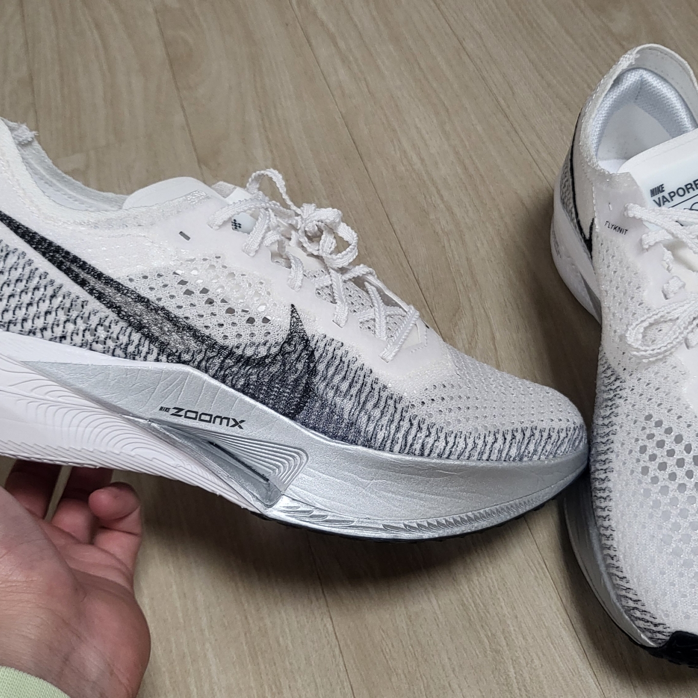 Nike ZoomX Vaporfly Next% 3 White Grey 착용 스타일