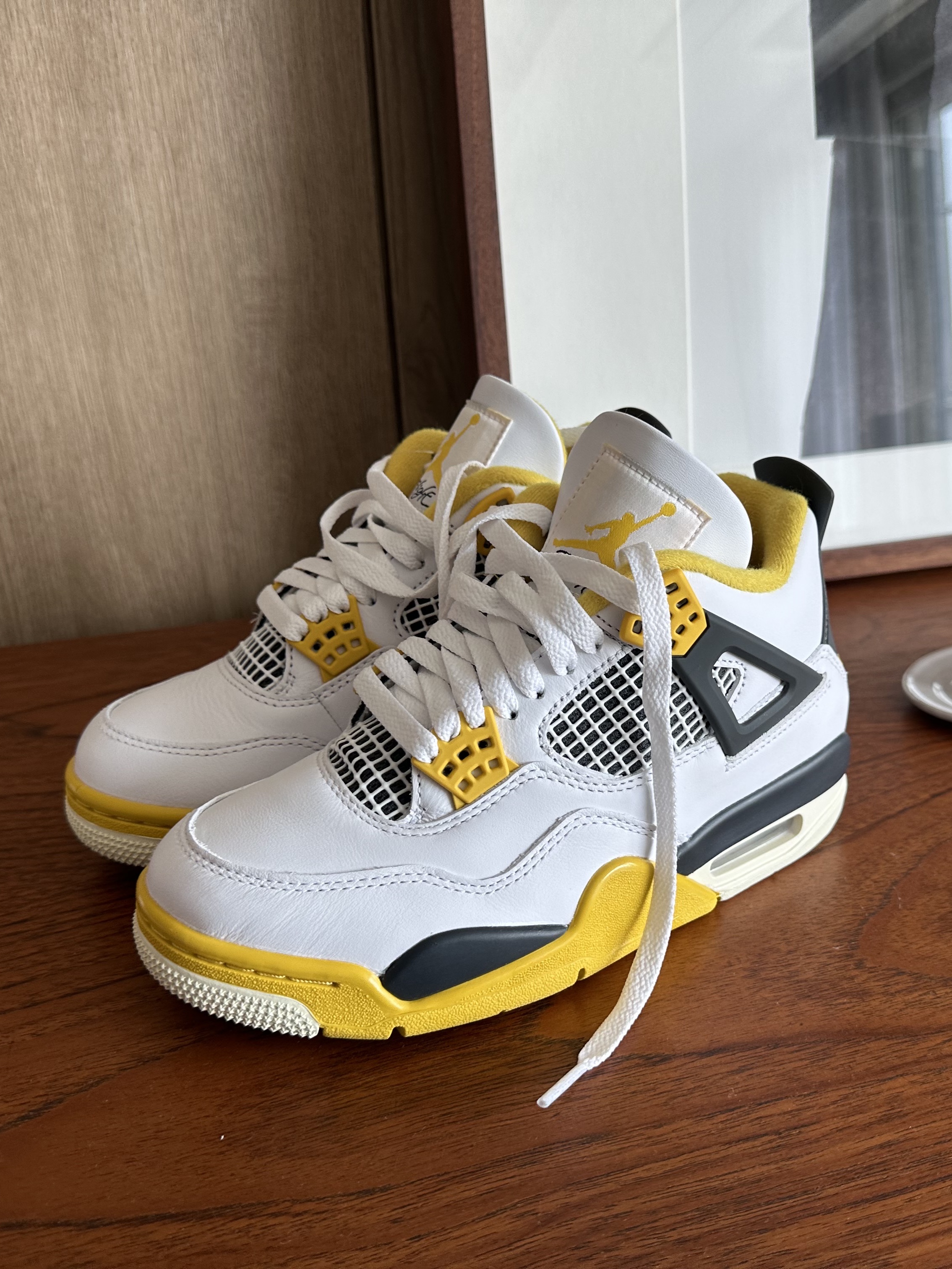 (W) Jordan 4 Retro Vivid Sulfur, (Kids) Palace x Gap Nylon Track Top Navy Red - 24SS 착용 스타일 - 10