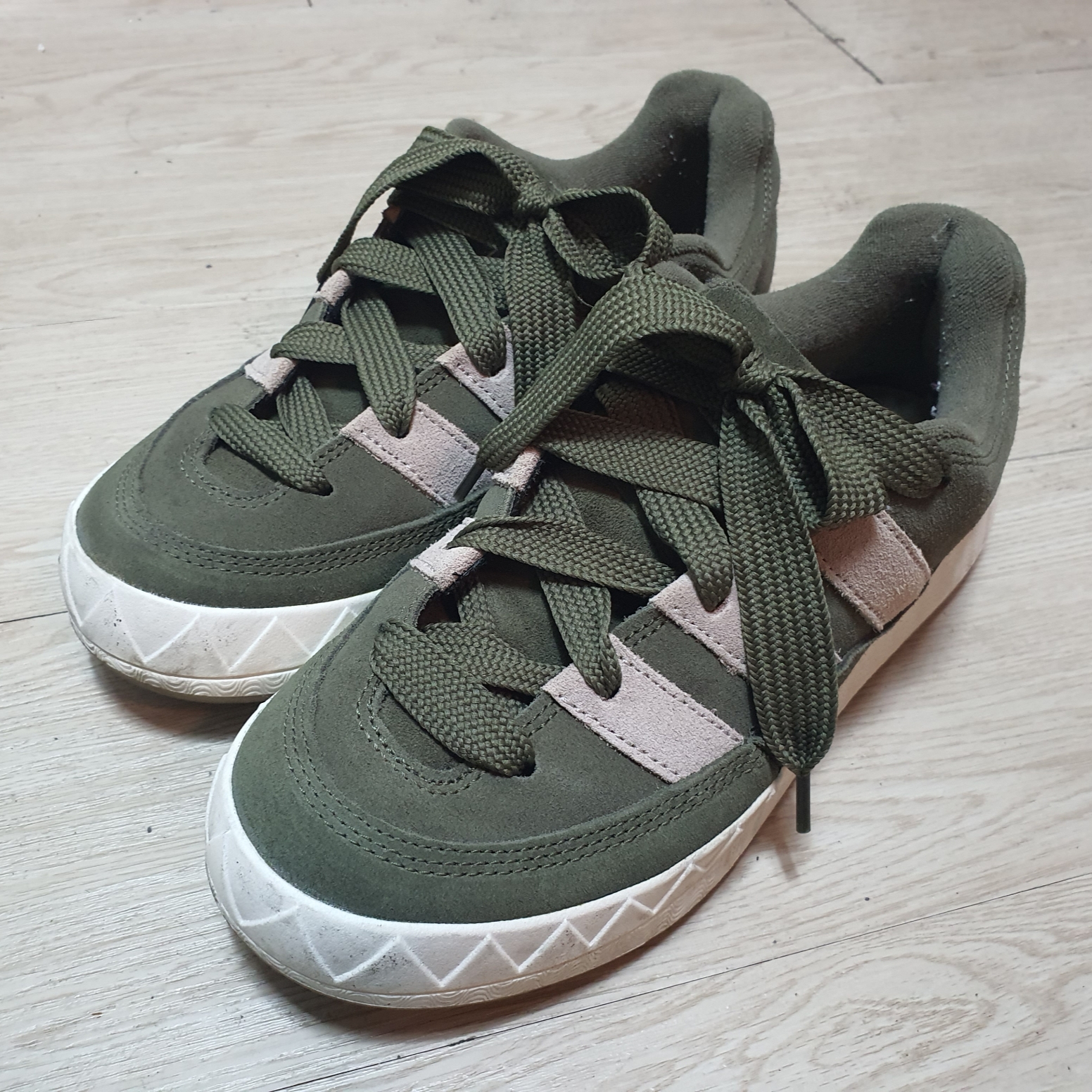 Adidas Adimatic Olive Strata Wonder Beige 착용 스타일