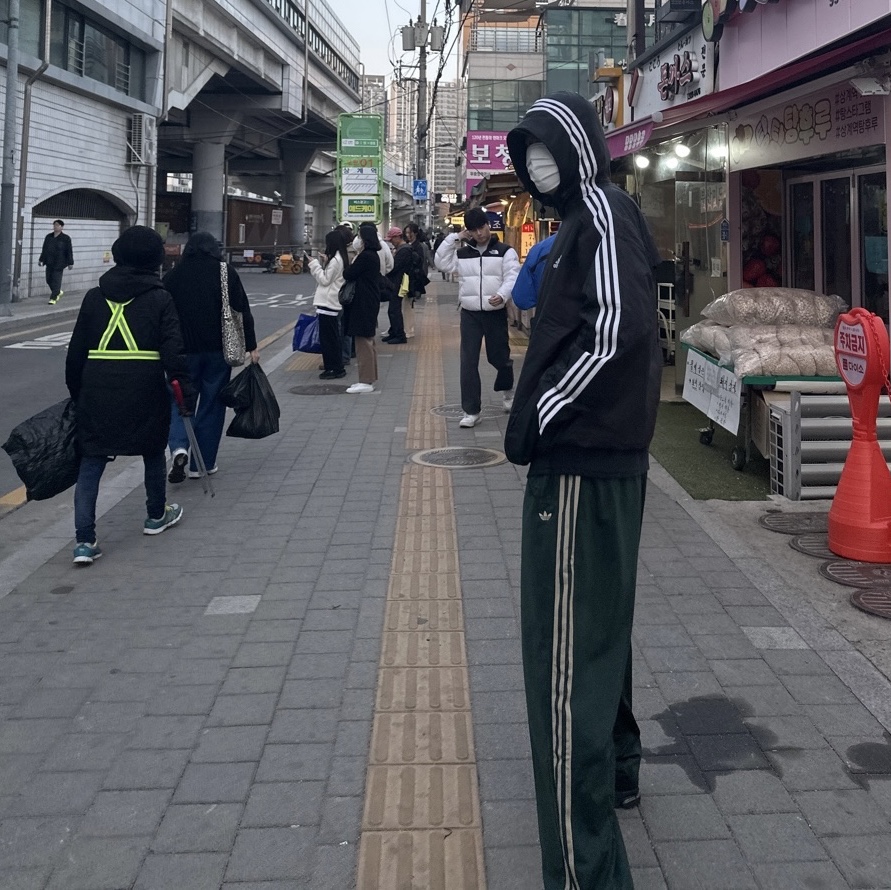 Adidas Essential 3S Woven Windbreaker Jacket Black - KR Sizing 착용 스타일