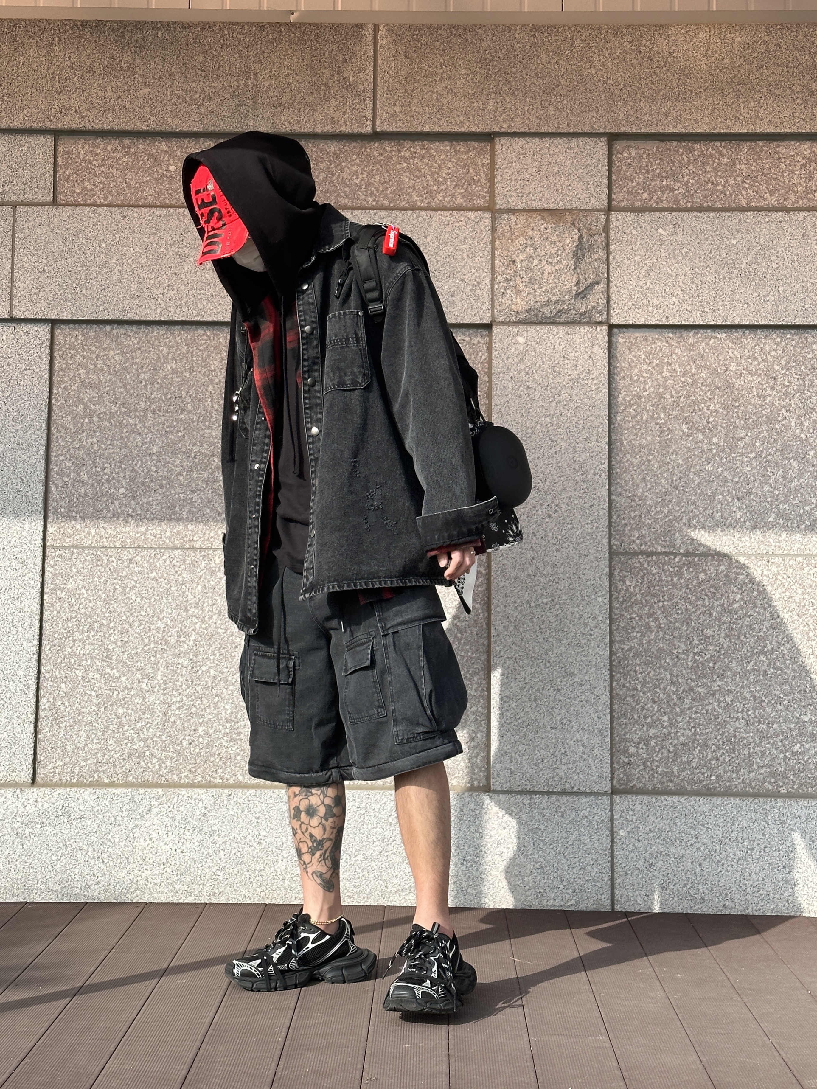 Supreme Floating Keychain Red - 23FW, Diesel Baseball Cap with Diesel Lettering Red 착용 스타일 - 1