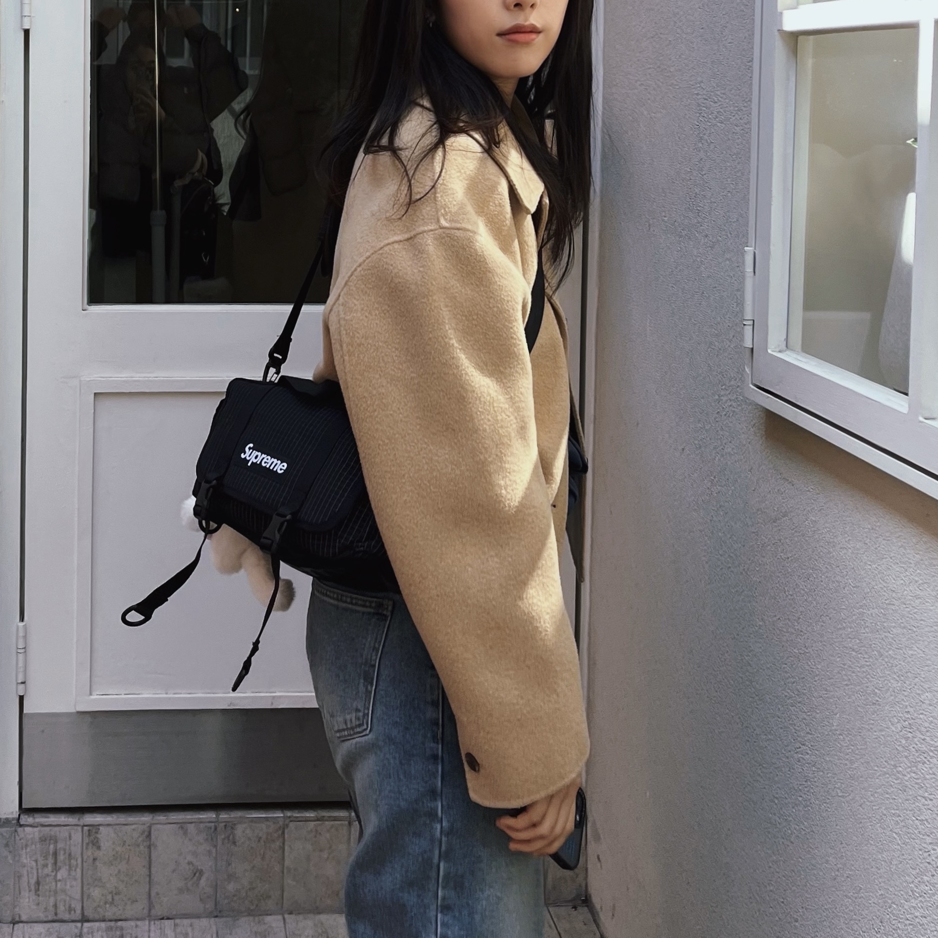 Supreme Mini Duffle Bag Black - 24SS, Dr. Martens 1461 Quad Black 착용 스타일 - 2