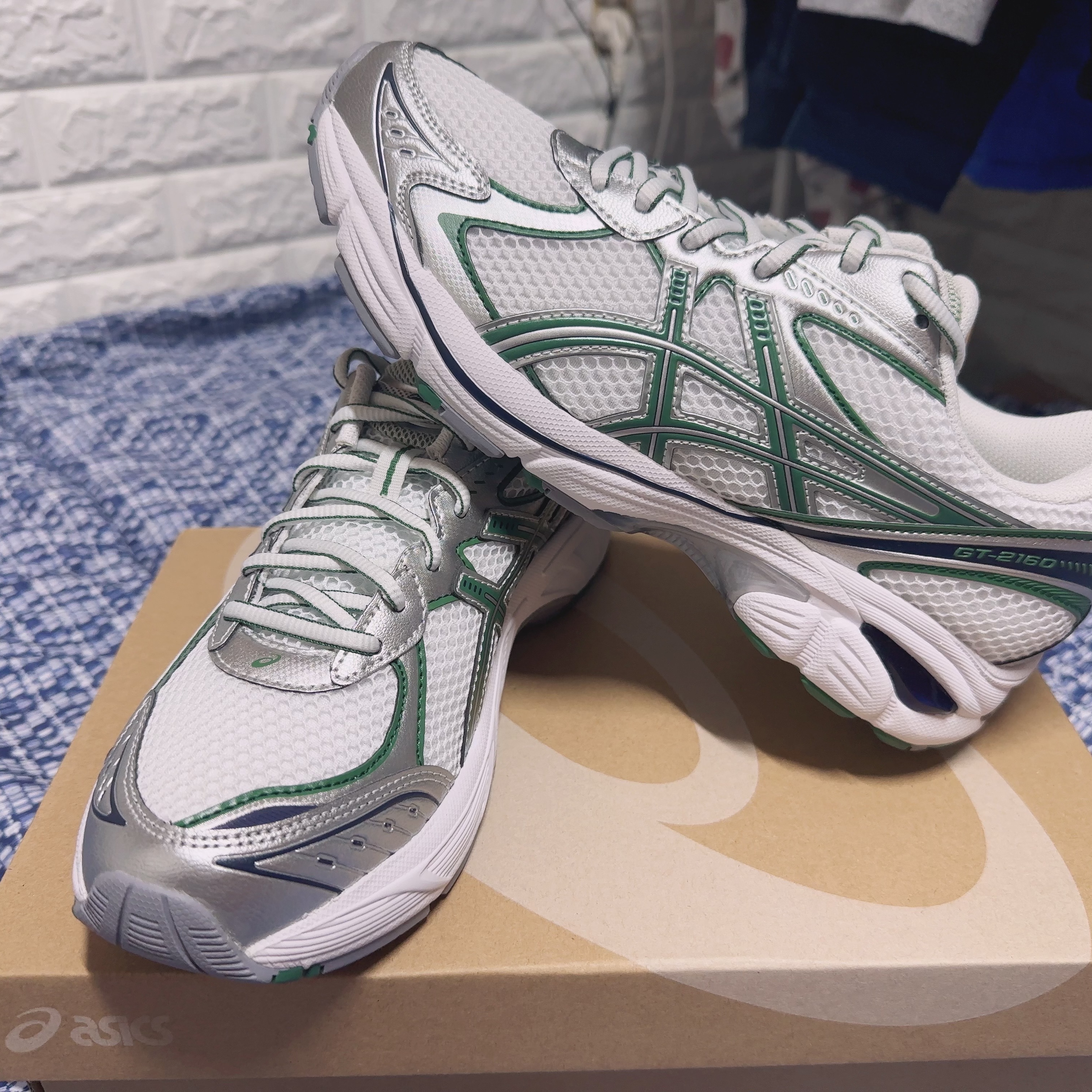 Asics GT-2160 White Shamrock Green 착용 스타일 - 4
