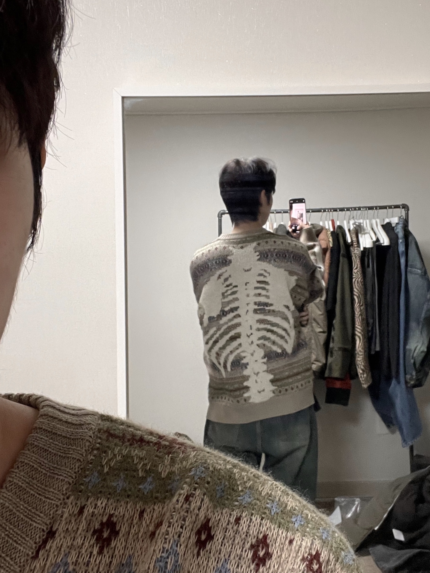 Kapital 7G Wool Fair Isle Bone Crew Sweater Orange 착용 스타일