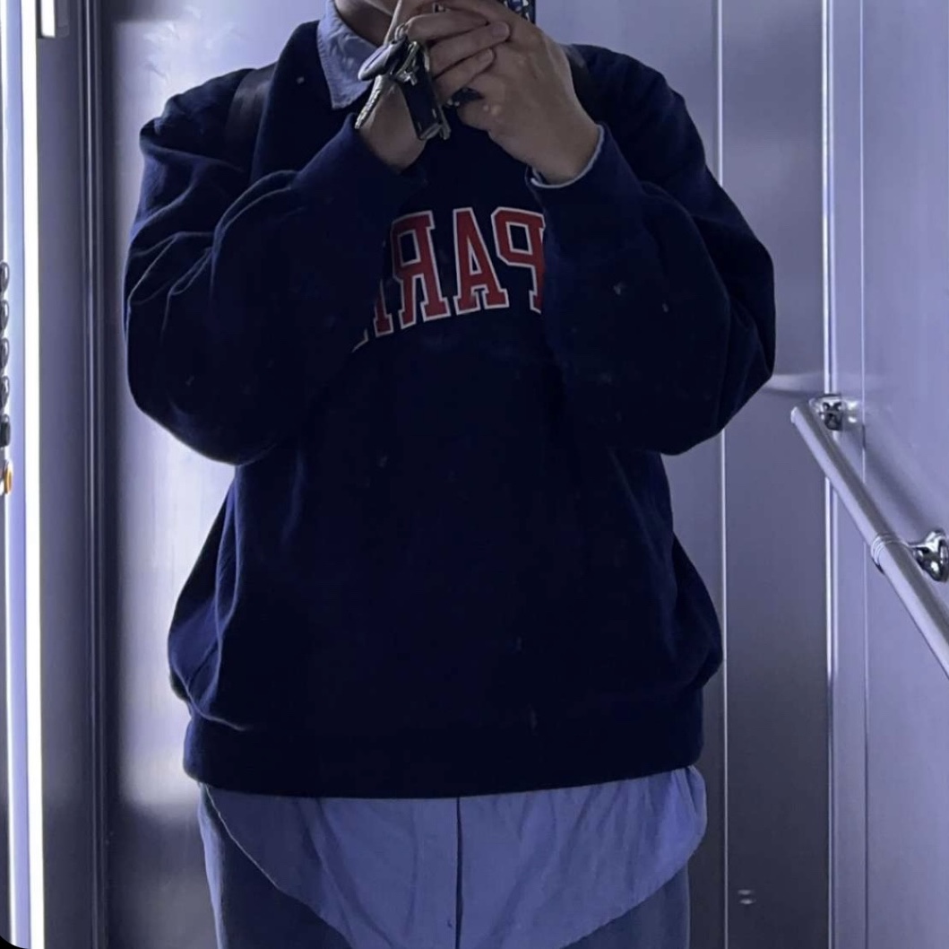 Supreme Paris Shop Small Box Crewneck Navy - 24SS 착용 스타일