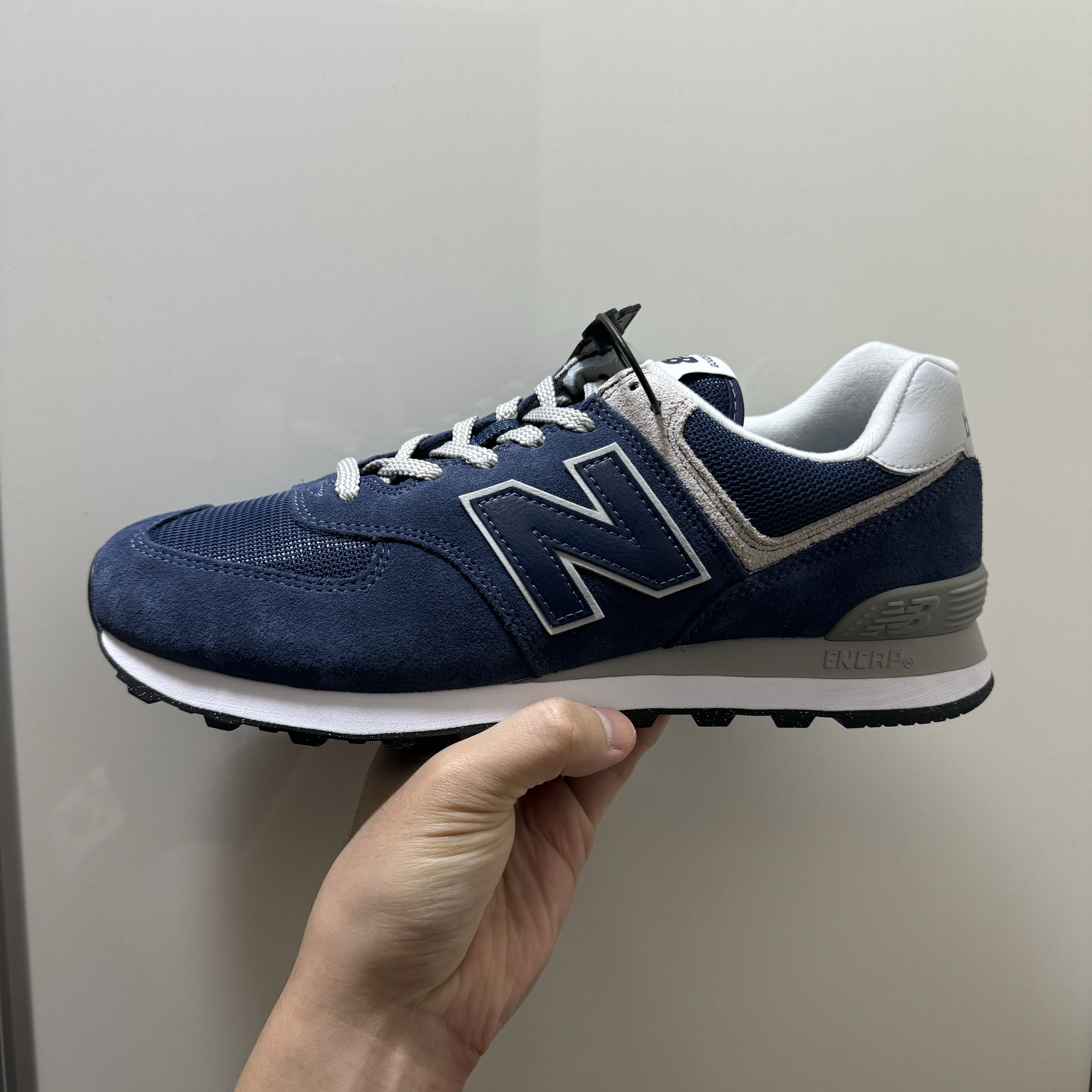 New Balance 574 Navy - D Standard 착용 스타일