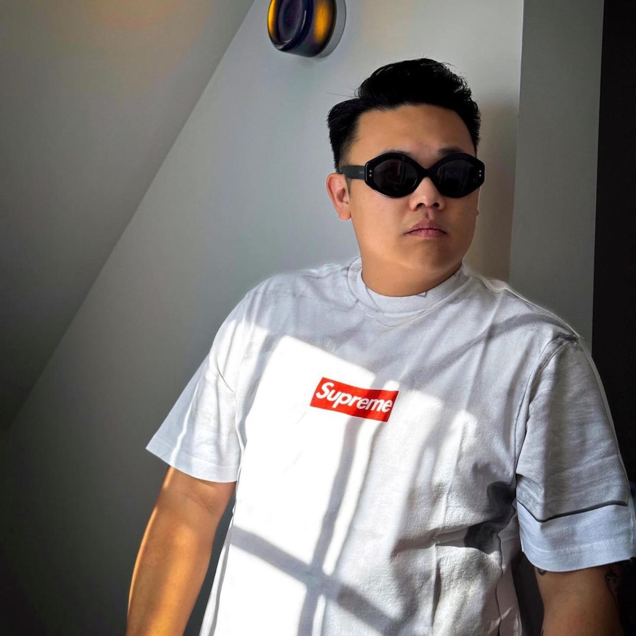 Supreme x MM6 Maison Margiela Box Logo T-Shirt White - 24SS 착용 스타일 - 4