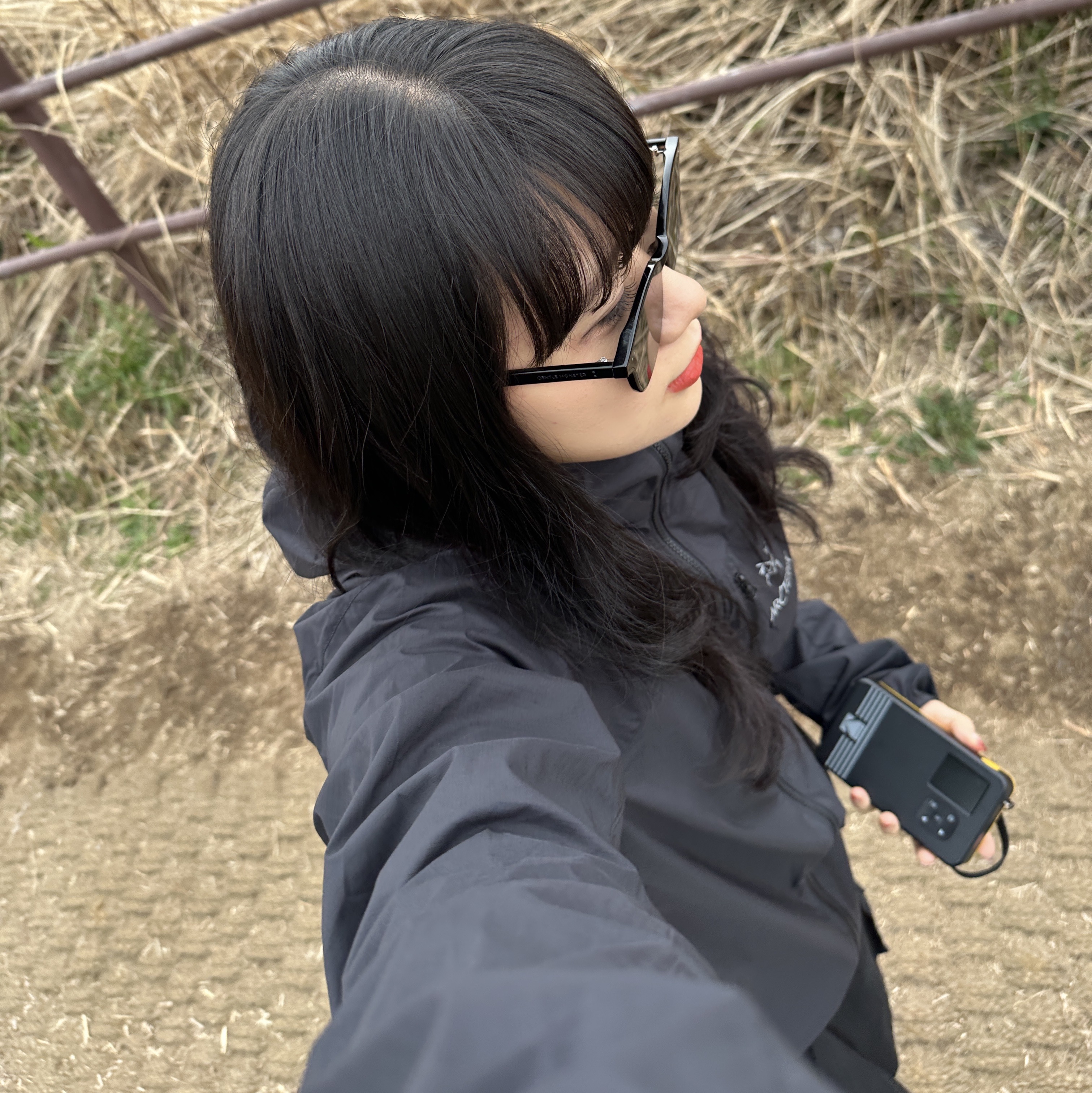 Arc'teryx Squamish Hoody Black, Arc'teryx Mantis 1 Waistpack Black 착용 스타일 - 3