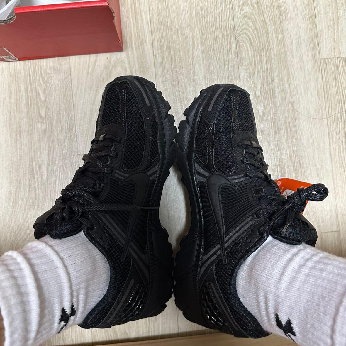 Nike Zoom Vomero 5 SP Black 착용 스타일