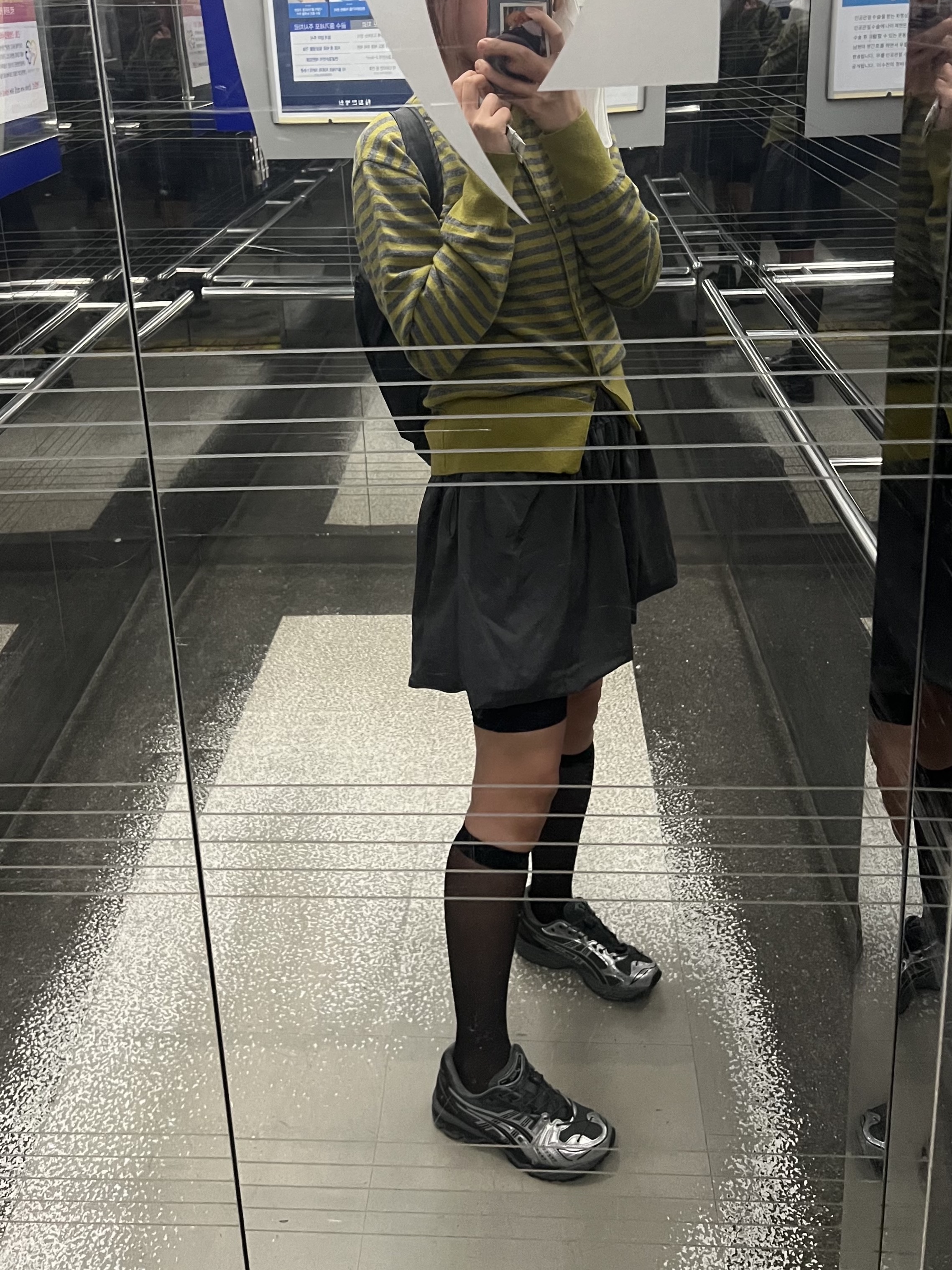Asics x Unaffected Gel-Kayano 14 Silver Moon, Arc'teryx Heliad 15 Backpack Black 착용 스타일