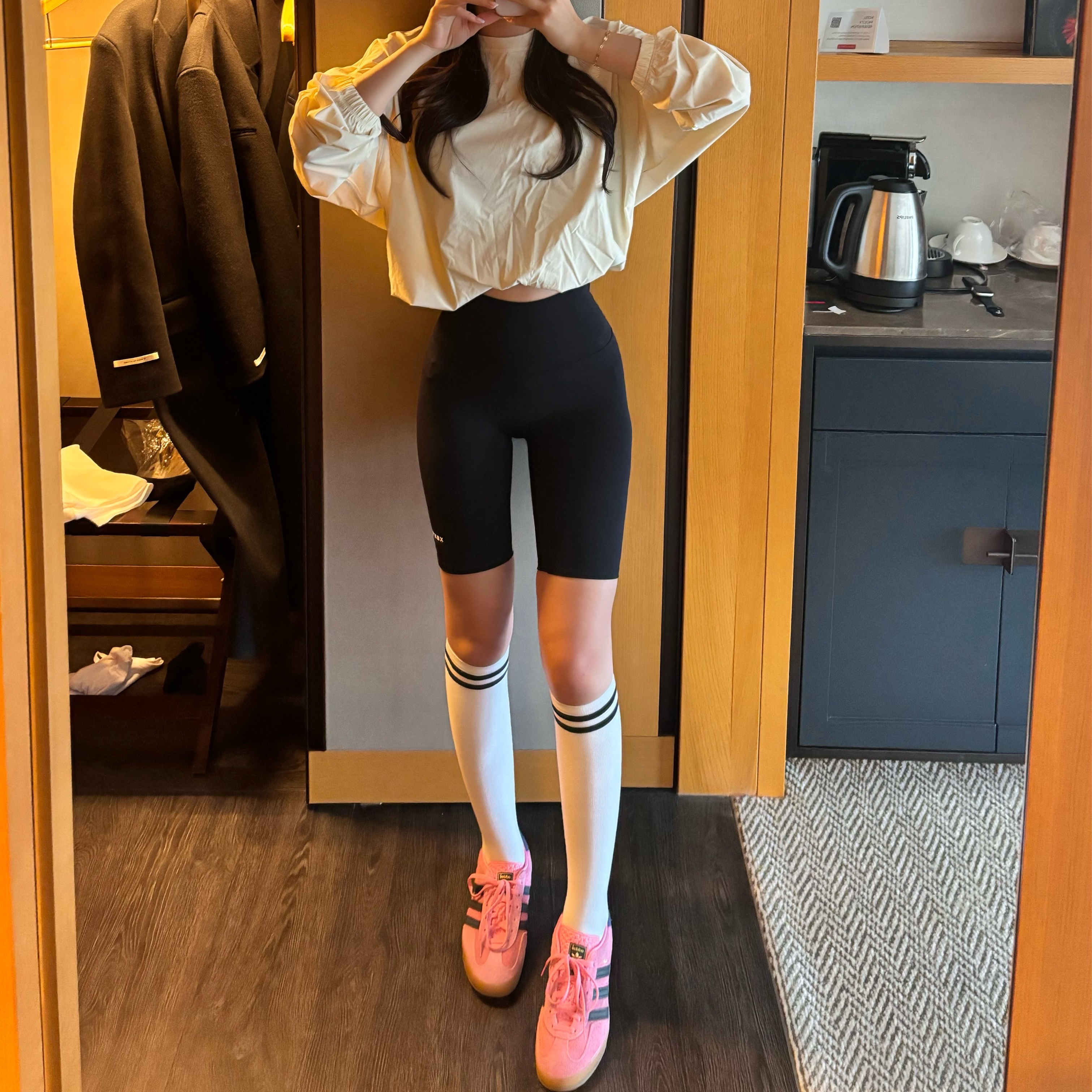 (W) Adidas Gazelle Indoor Bliss Pink 착용 스타일