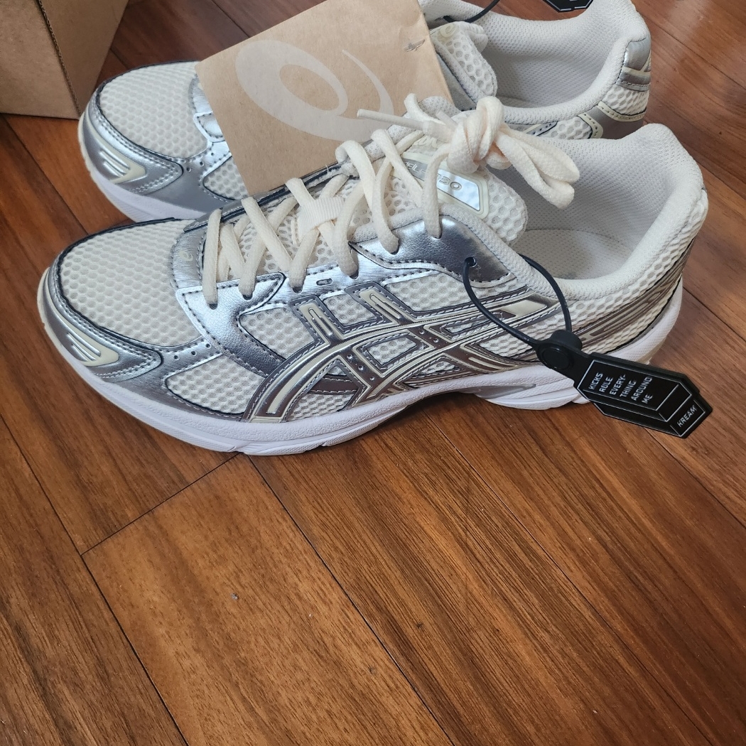 (W) Asics Gel-1130 Cream Pure Silver 착용 스타일