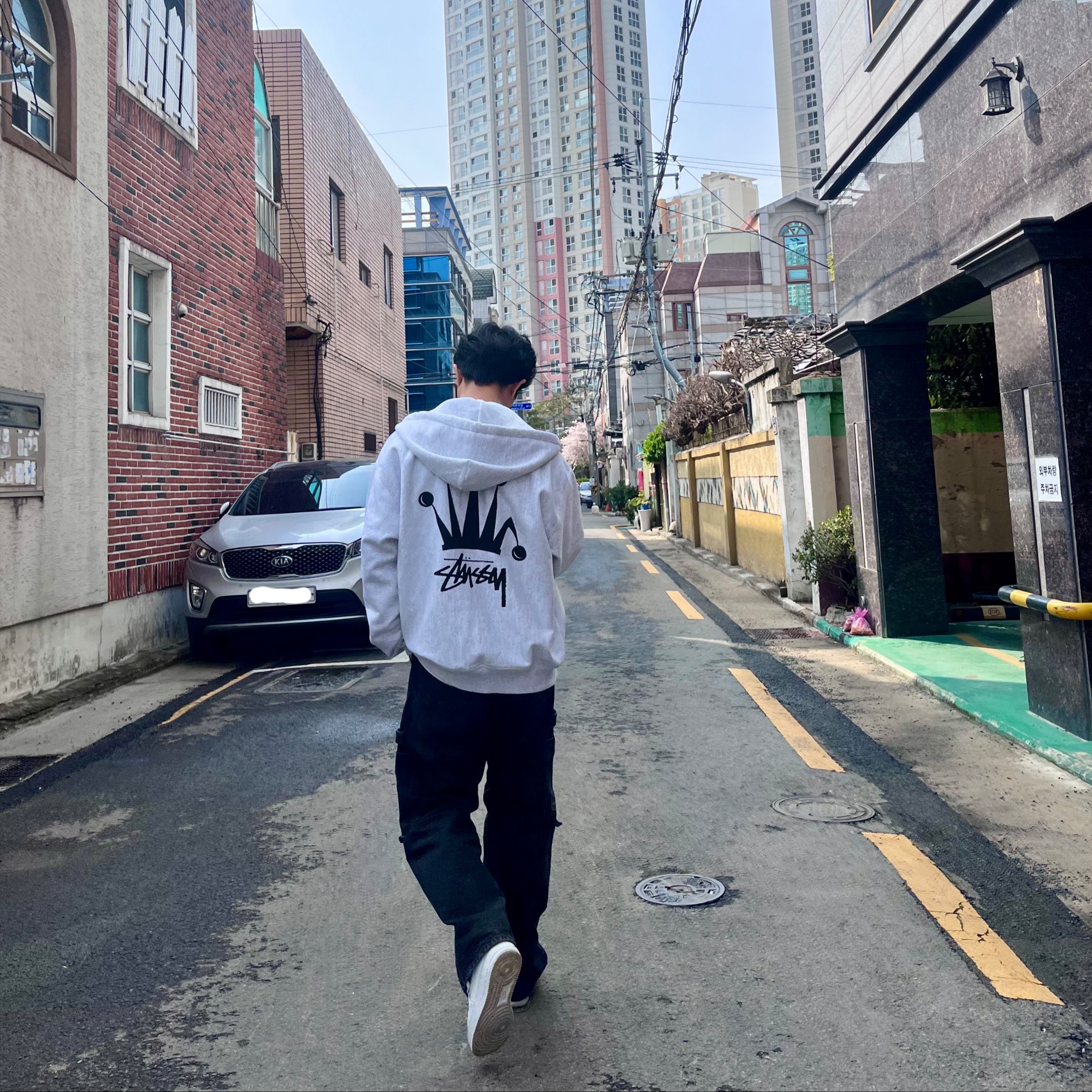 Nike x Drake Nocta Air Force 1 Low SP Certified Lover Boy White, Stussy Regal Crown Zip Hoodie Ash Heather 착용 스타일