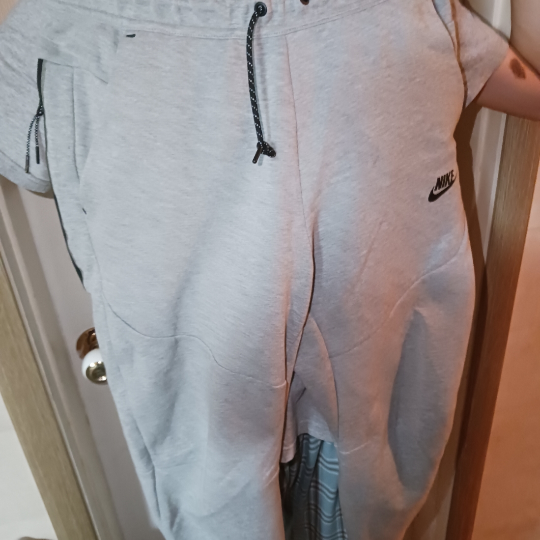 Nike NSW Tech Fleece Jogger Dark Grey Heather - Asia 착용 스타일