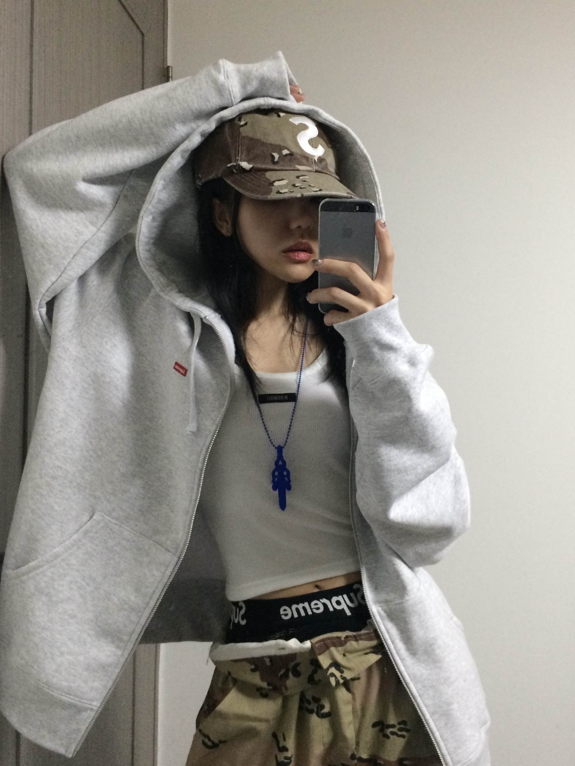 Supreme Pigment S Logo 6-Panel Chocolate Chip Camo - 24FW, Chrome Hearts Silichrome Dagger Pendant Blue 2023 착용 스타일