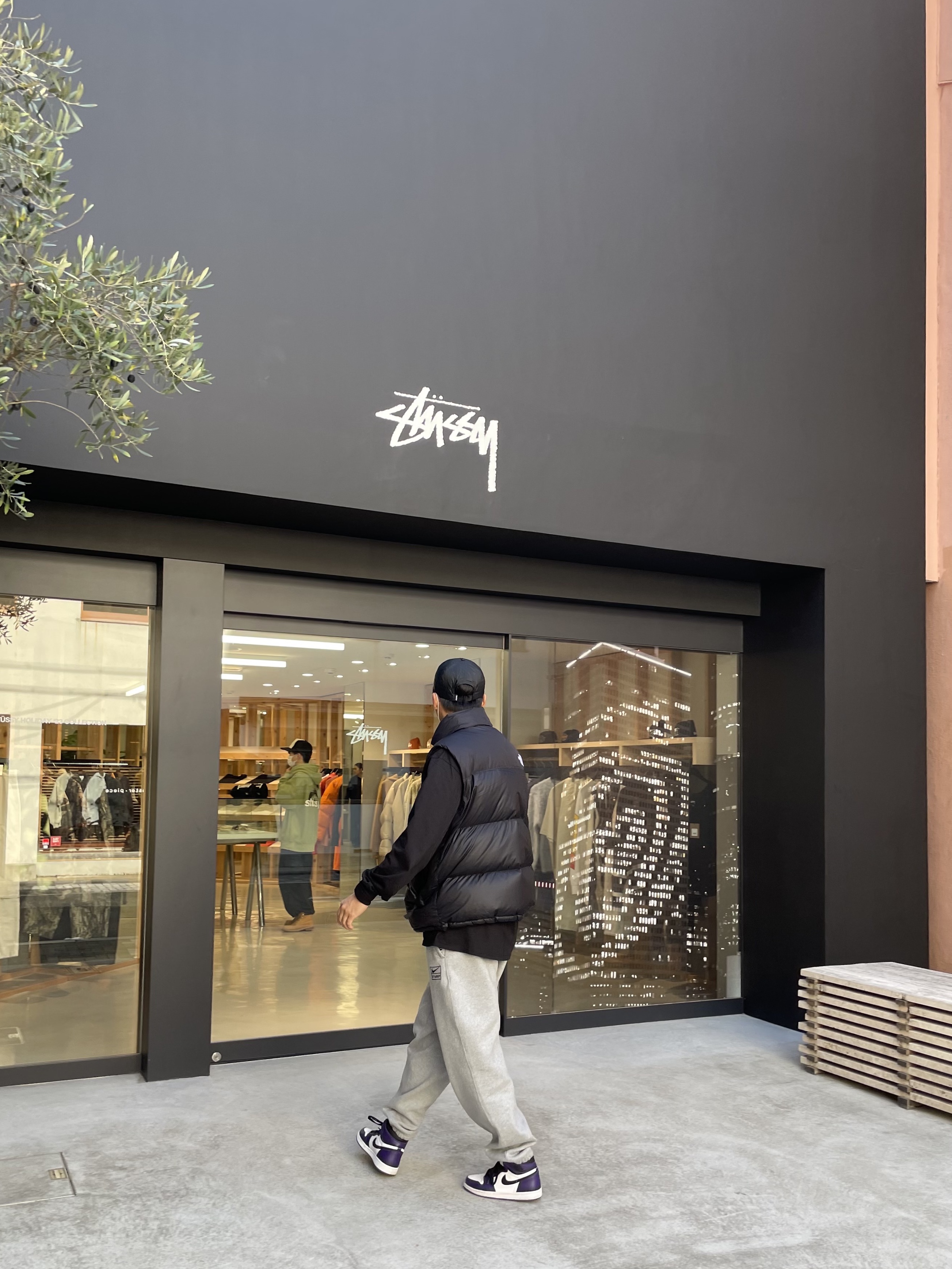 Jordan 1 Retro High OG Court Purple 2020, Nike x Stussy NRG Fleece Pants Dark Grey Heather (DO9340-063) 착용 스타일