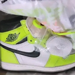 Jordan 1 Retro High OG Volt 착용 스타일