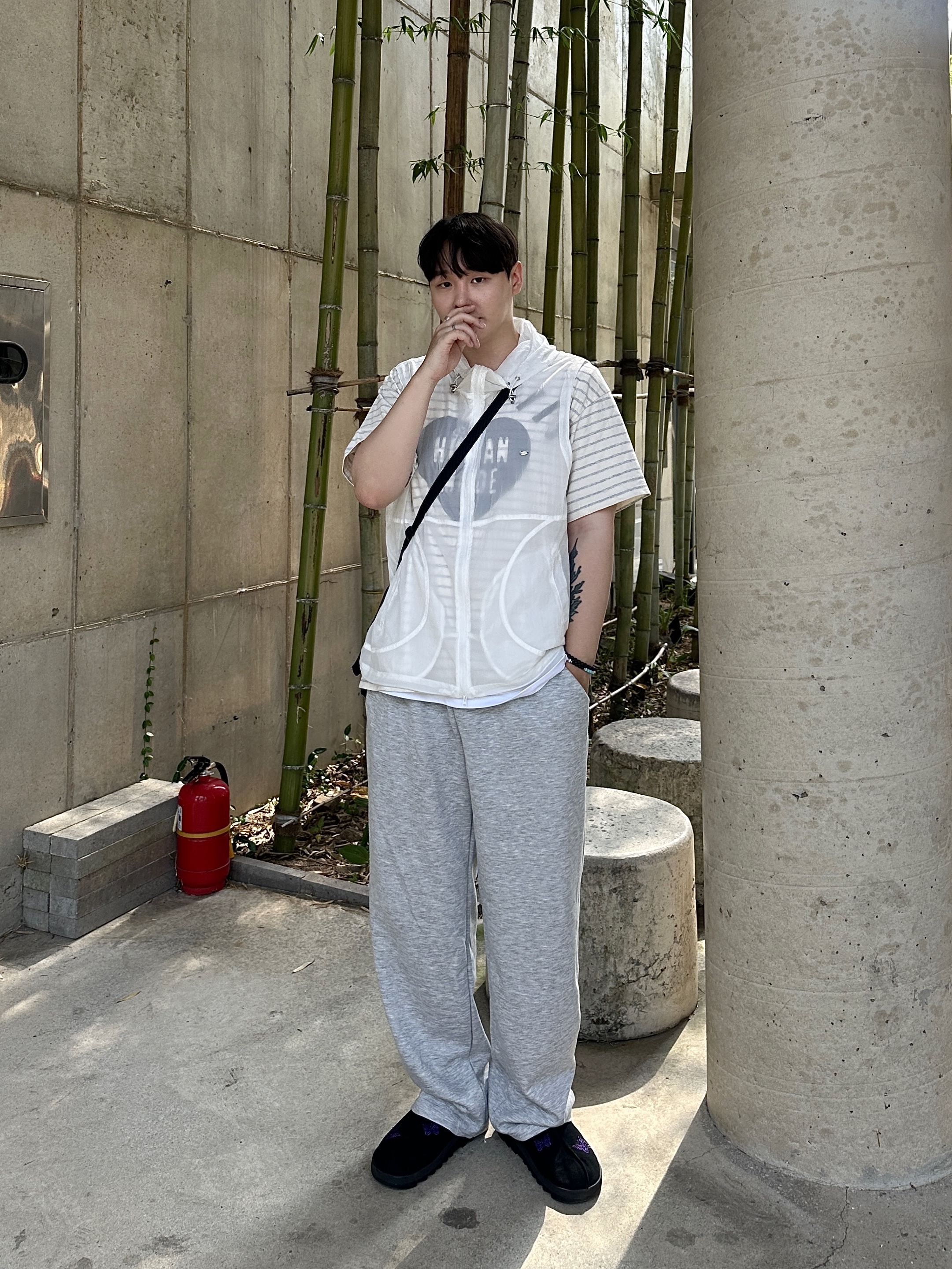 Human Made Striped Heart T-Shirt Gray, Reebok x Needles Beatnik Moc Core Black Extreme Purple 착용 스타일 - 3