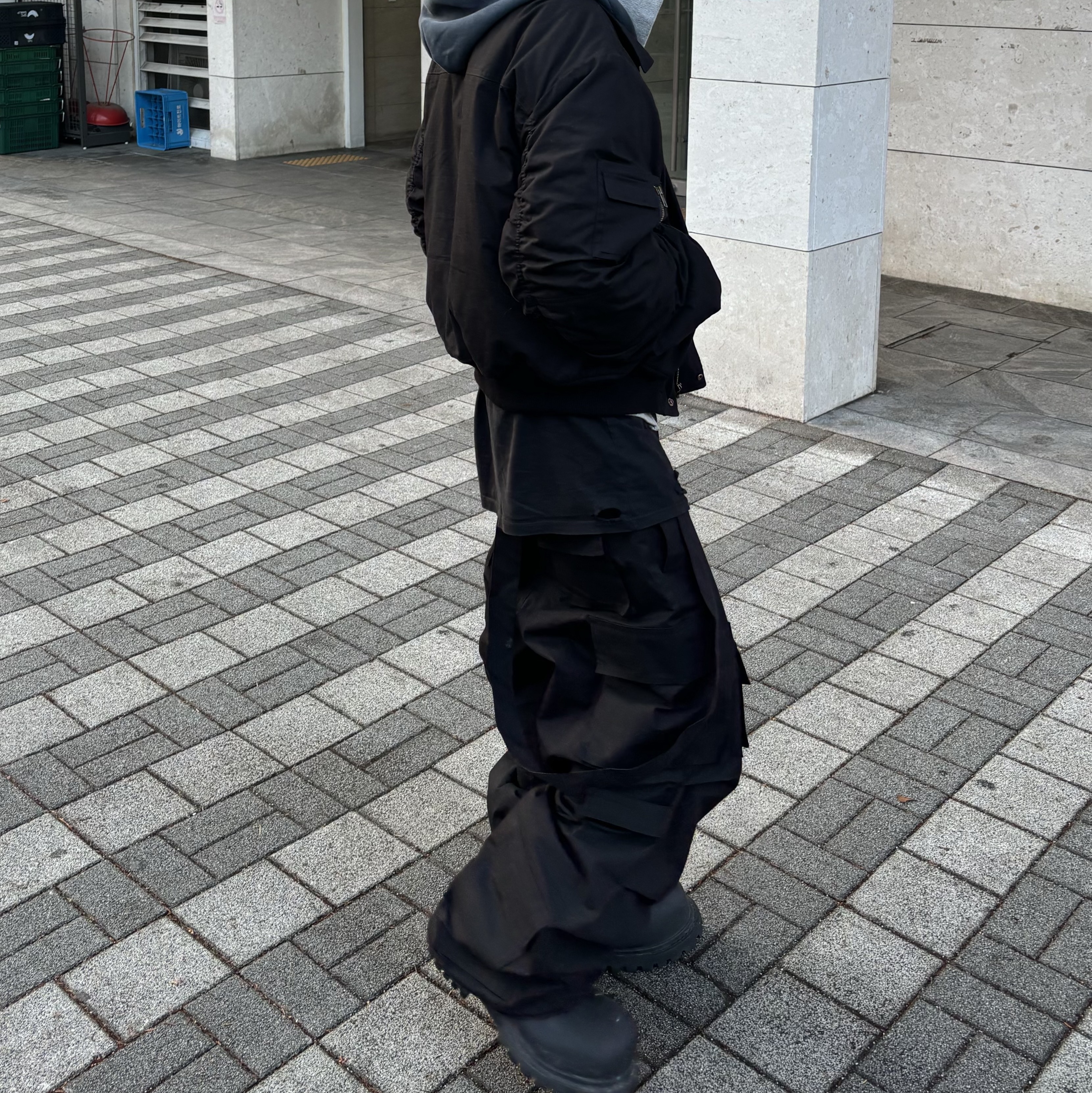 Rick Owens Double Cargo Jumbo Belas Jeans Mineral Pearl Degrade, Balenciaga Steroid Derby Black 착용 스타일 - 3