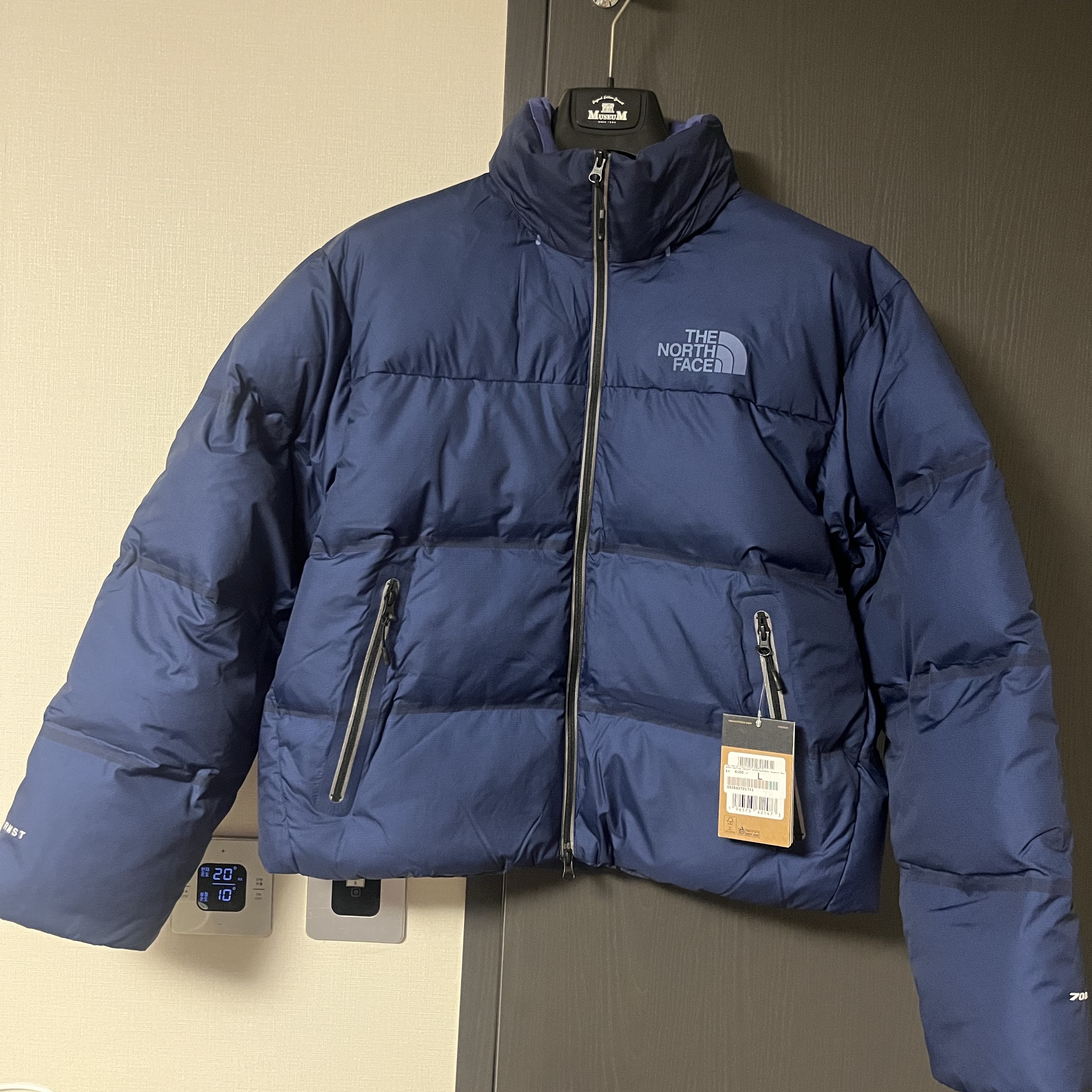 The North Face RMST Nuptse Jacket Summit Navy 착용 스타일 - 1