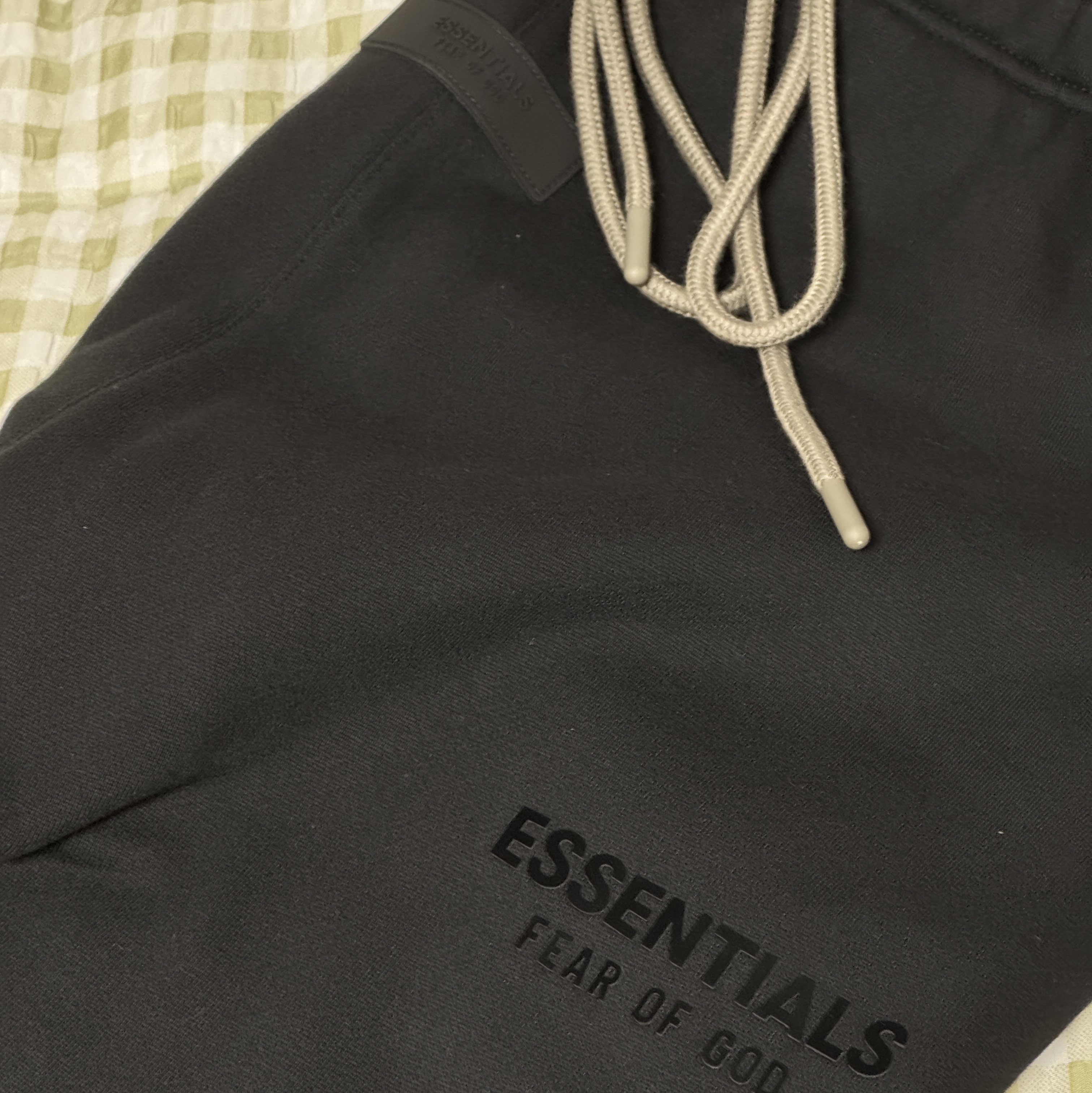 Essentials Sweatpants Black - 24SS 착용 스타일