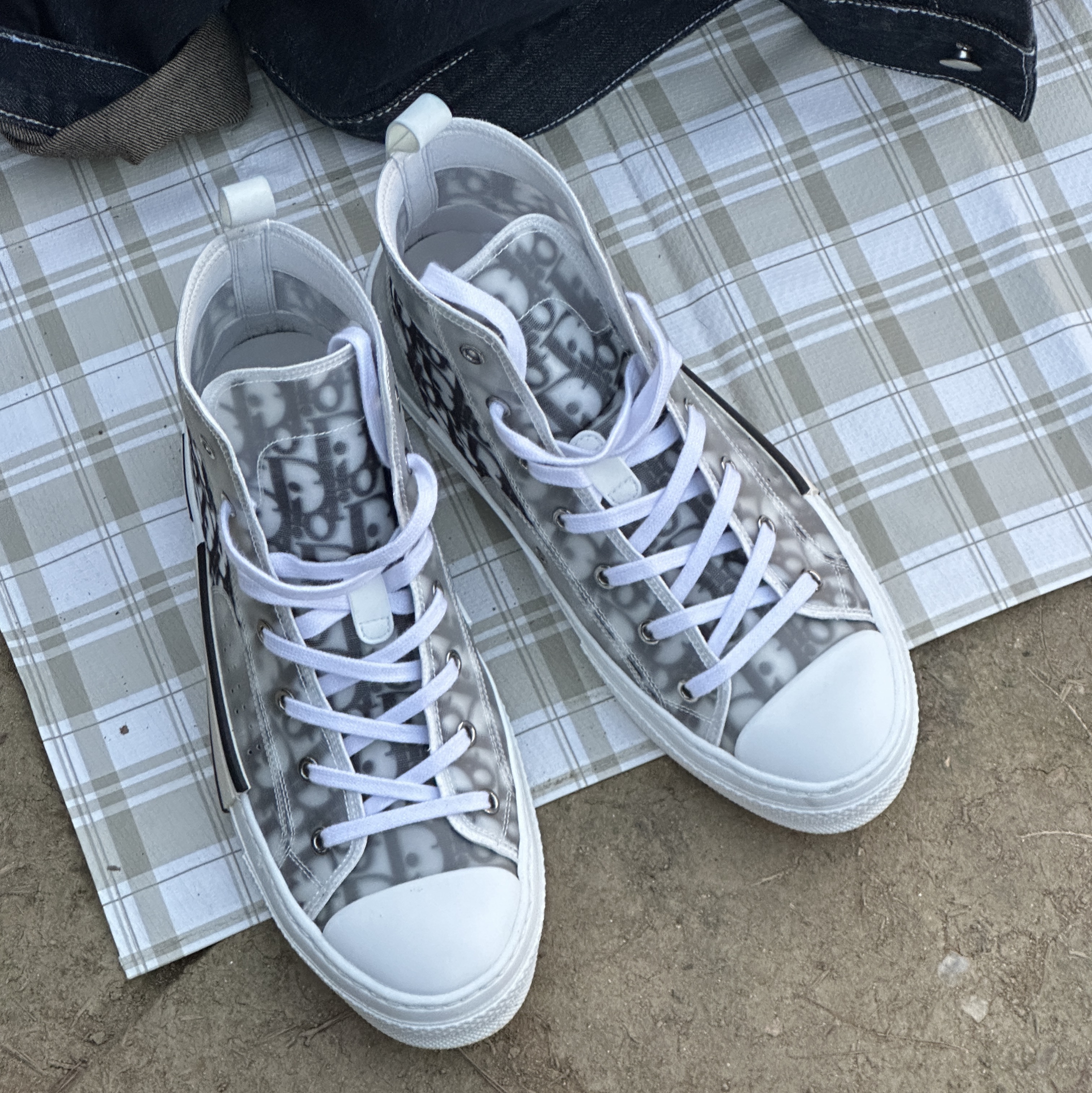 Dior B23 High Dior Oblique White & Black 착용 스타일