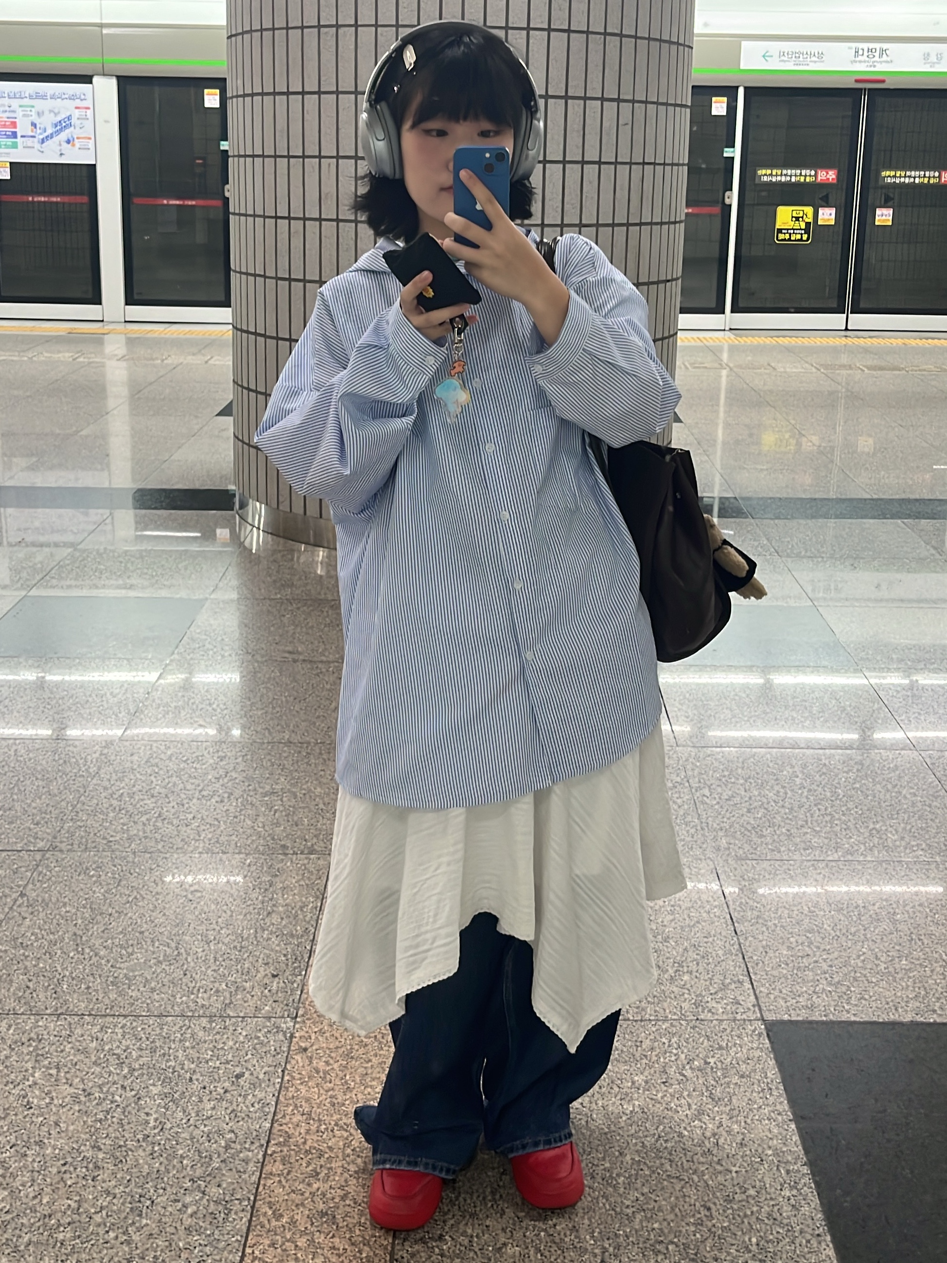 BOSE QC35 II Silver (Korean Ver.), Nike Air Force 1 '07 LV8 Low 1 Triple Red 착용 스타일