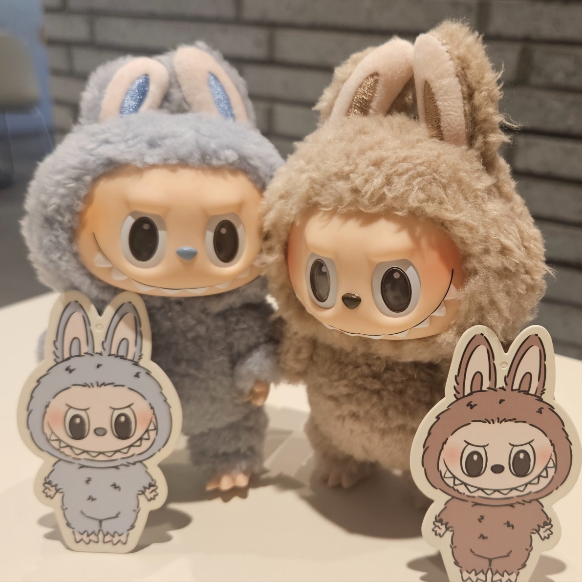 Pop Mart The Monsters Labubu Tasty Macarons Series Sealed Case (6 Blind Boxes) 착용 스타일 - 5