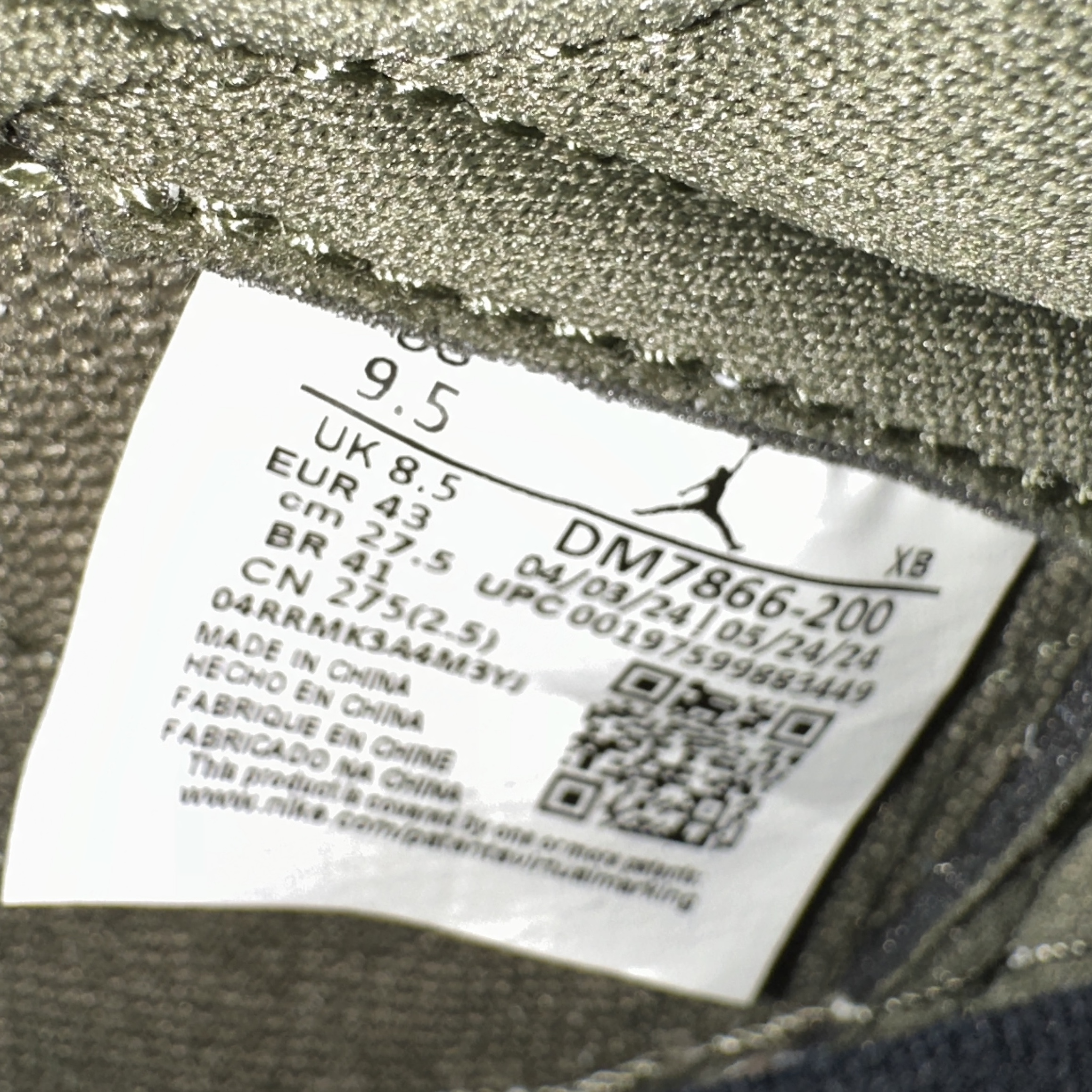 Jordan 1 x Travis Scott Retro Low OG SP Reverse Olive 착용 스타일 - 3