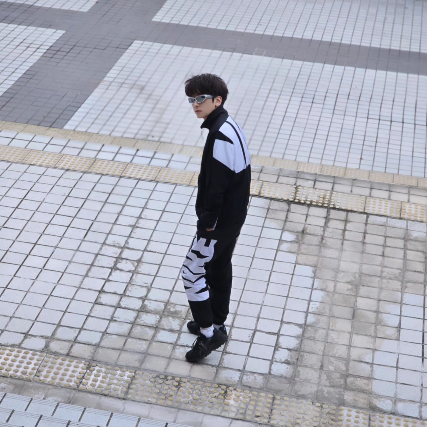 Nike Starting Five Jacket Black - Asia, Nike Starting Five Jacket Black - US/EU 착용 스타일 - 2