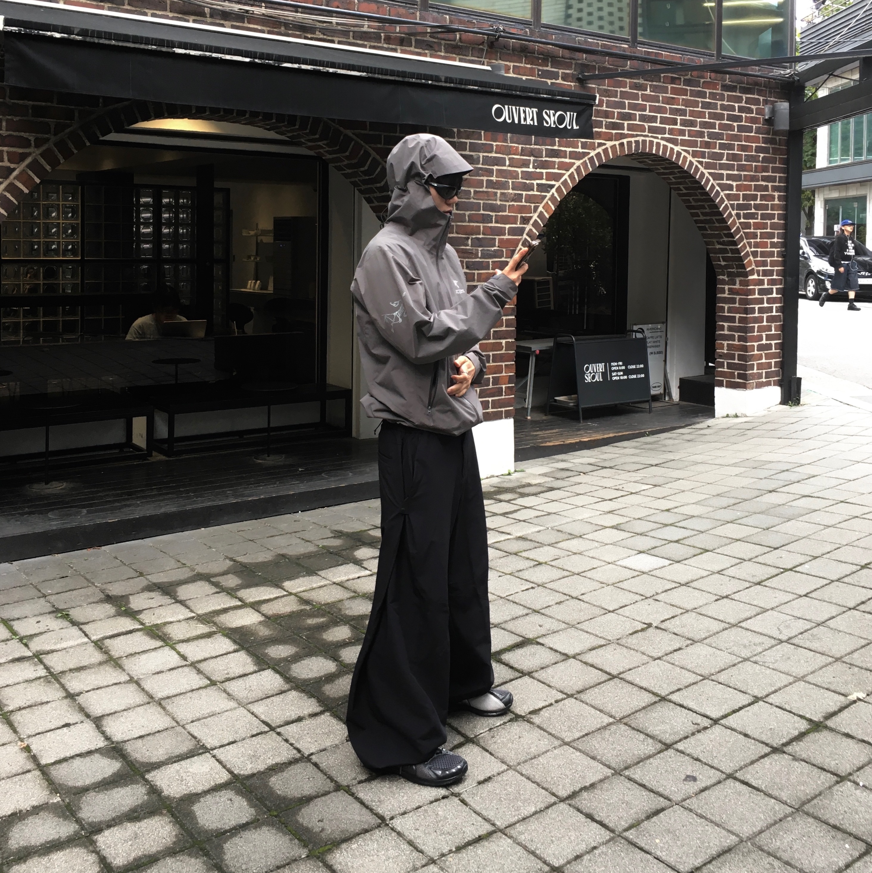 Sansan Gear Side Snap Pants V2 Black - 23FW, Asics x Kiko Kostadinov Gel Sokat Infinity Dark Grey 착용 스타일 - 1
