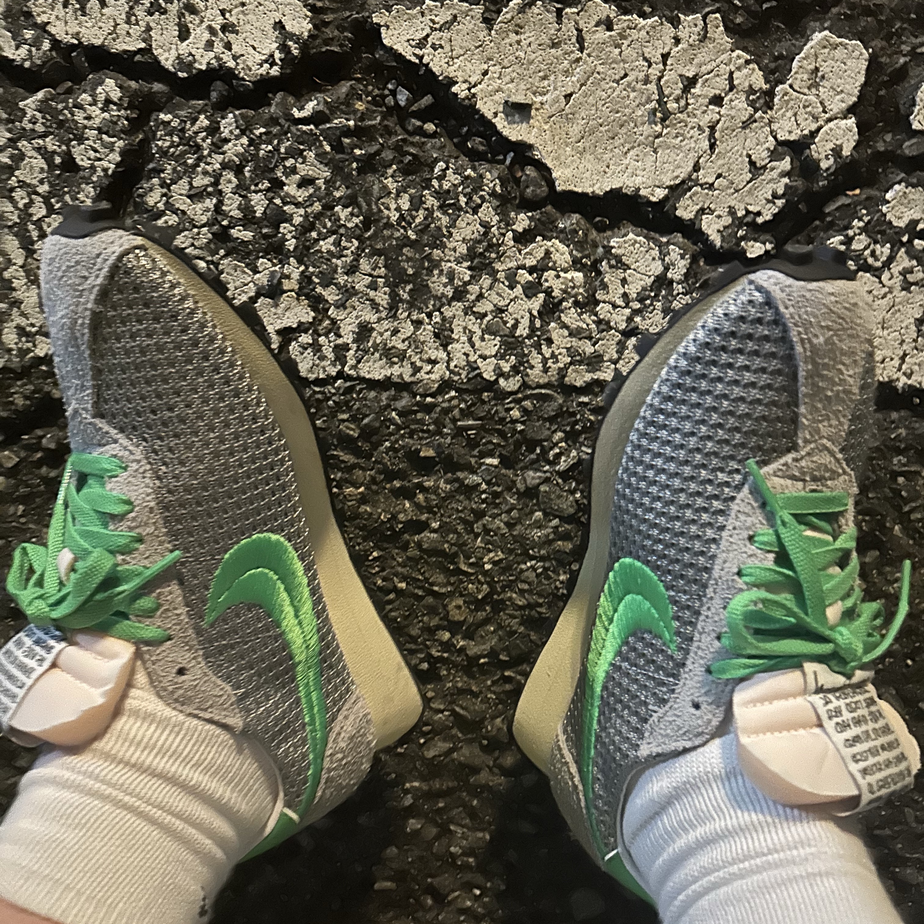 Nike x Stussy LD-1000 SP Particle Gray Green Fossil 착용 스타일