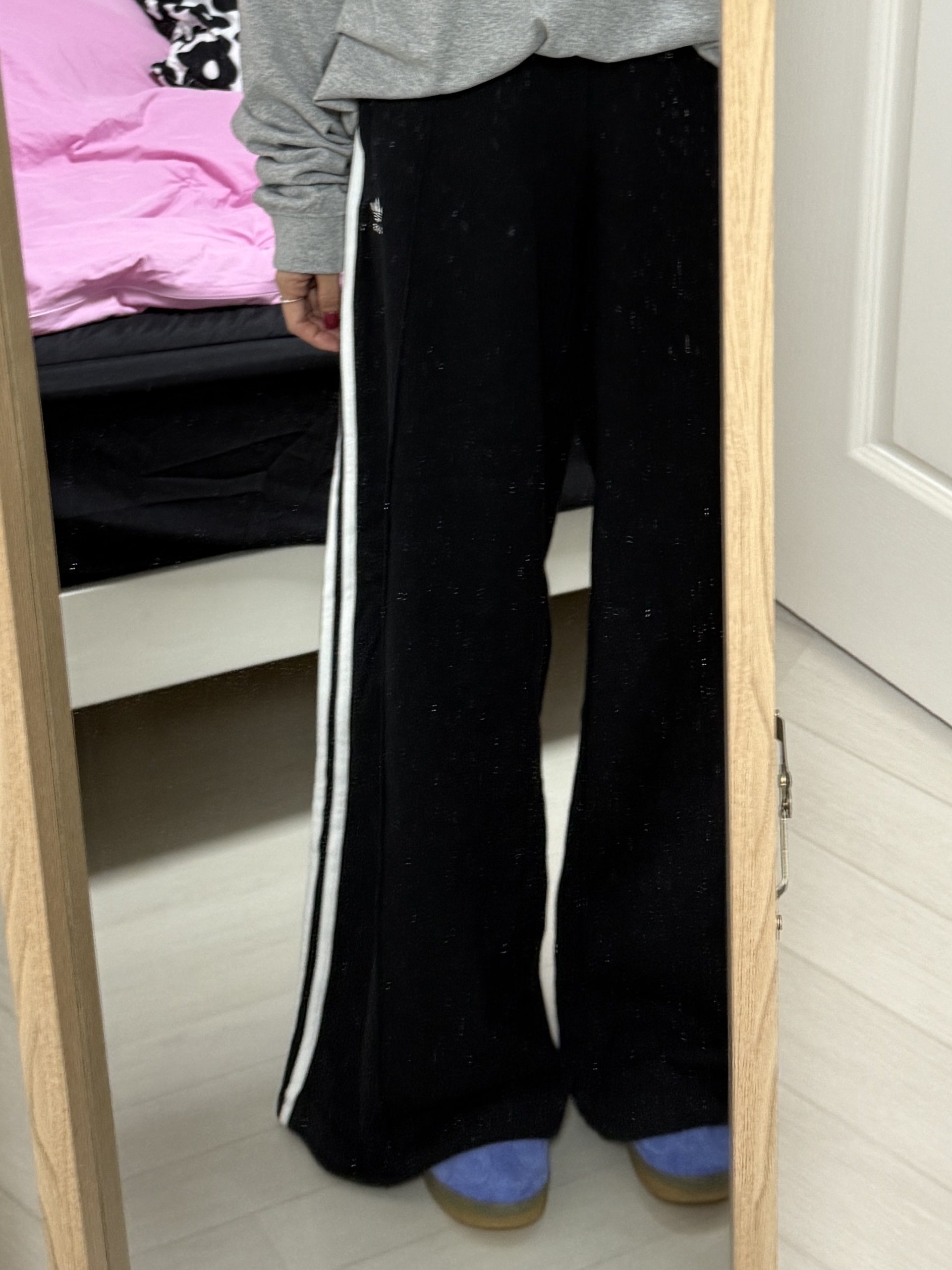 (W) Adidas Originals Firebird Loose Track Pants Black - KR Sizing, Arc'teryx Heliad 15 Backpack Black 착용 스타일 - 3