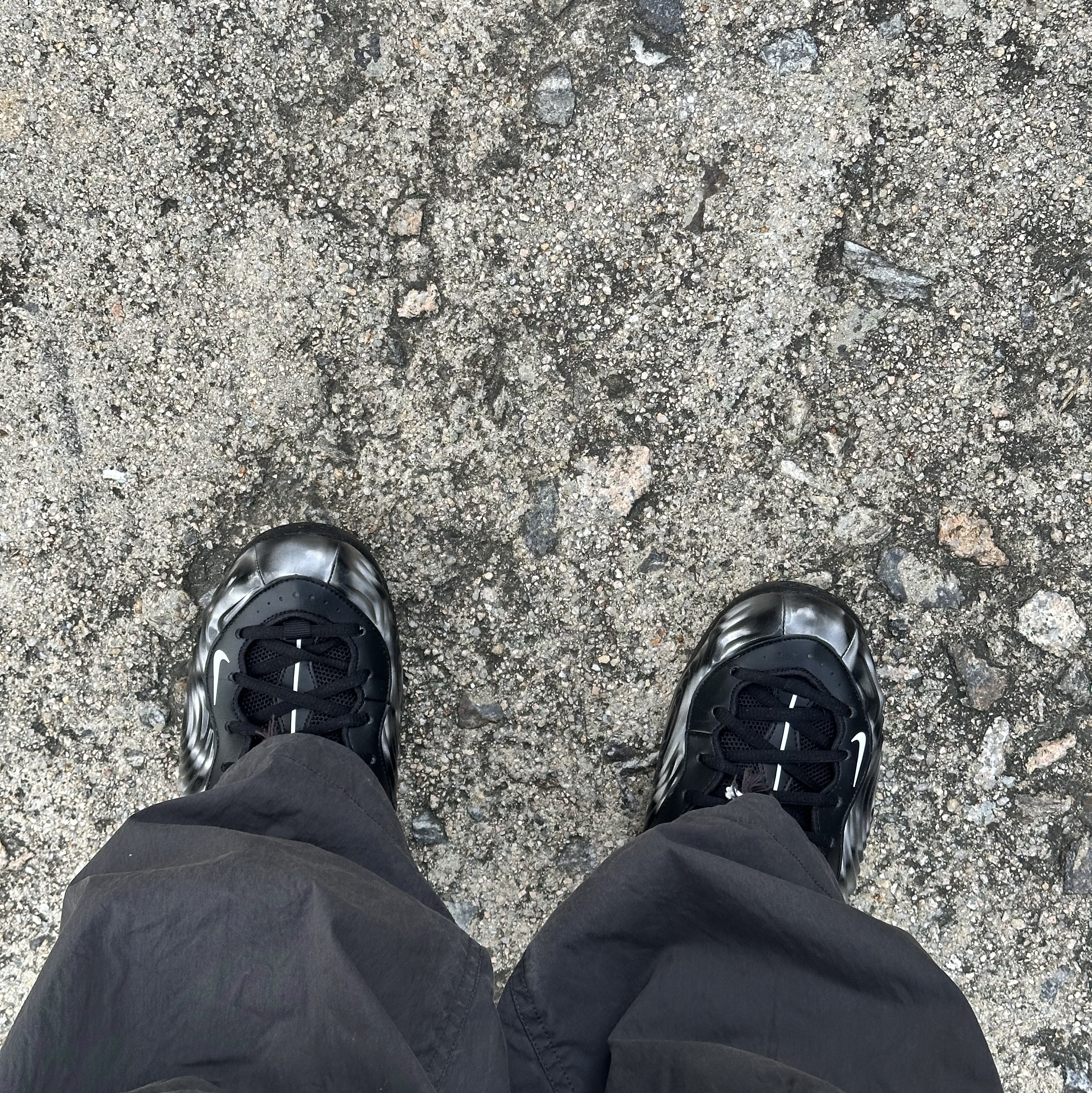 Nike x Comme des Garcons Homme Plus Air Foamposite One SP Black White, Stussy Nyco Over Trousers Washed Black 착용 스타일