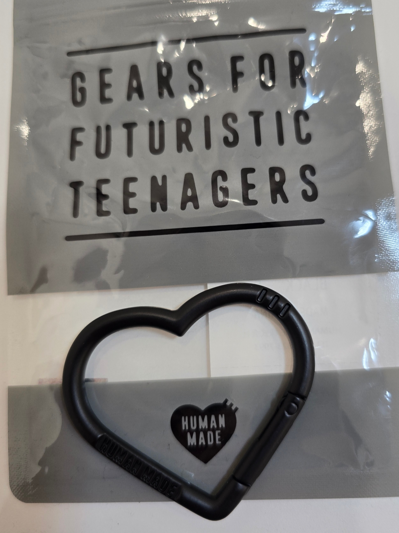 Human Made Heart Carabiner Black 착용 스타일