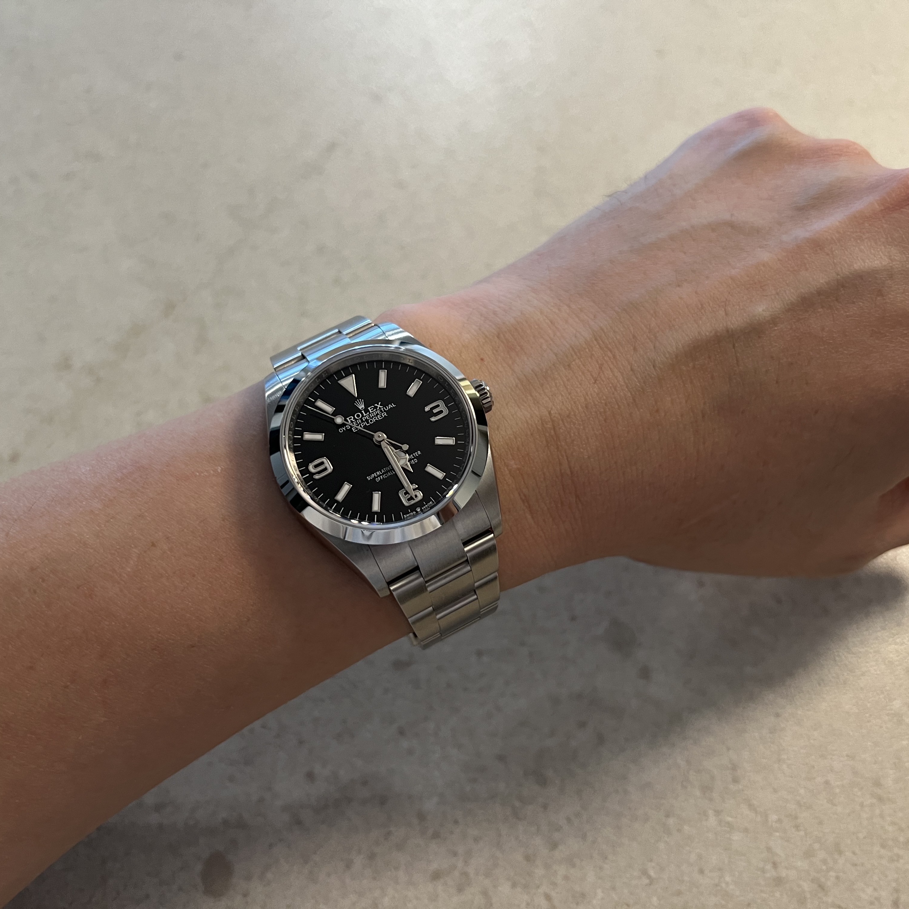 Rolex Explorer 36mm 124270 Black Oyster 착용 스타일