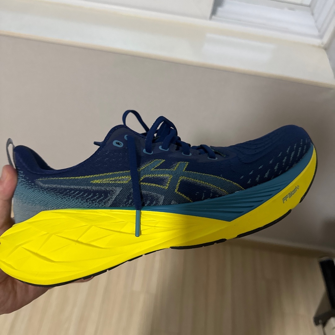 Asics Novablast 4 Blue Expanse Blue Teal 착용 스타일