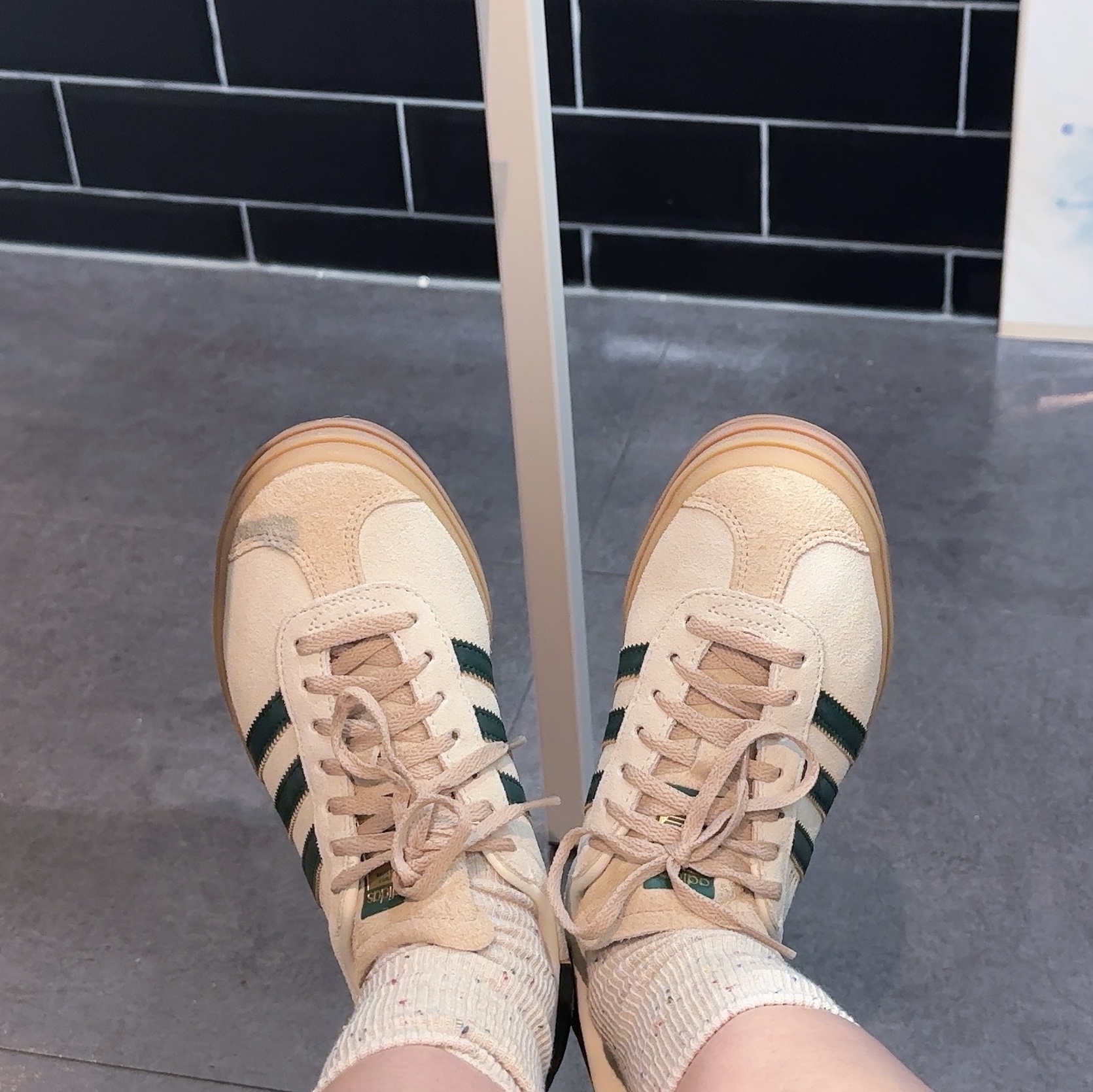 (W) Adidas Gazelle Bold Cream White Collegiate Green 착용 스타일