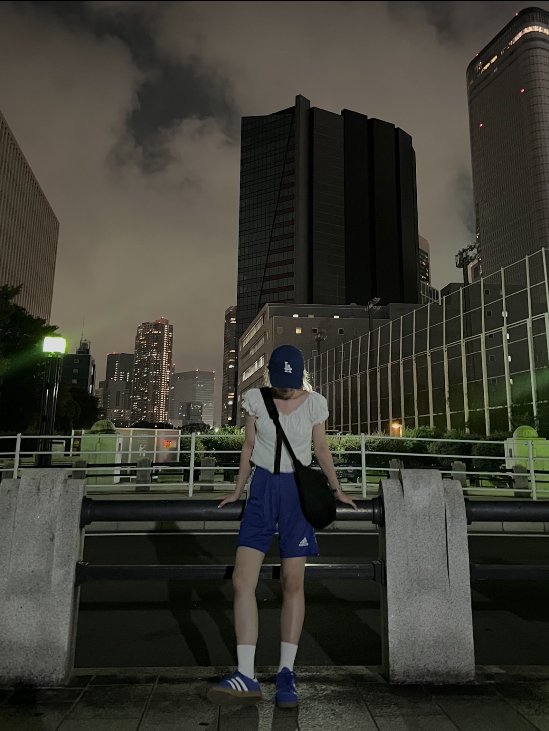 Adidas Gazelle Italy Royal Blue Off White, New Era 9Forty MLB Seoul Series LA Dodgers Dark Royal 착용 스타일 - 2