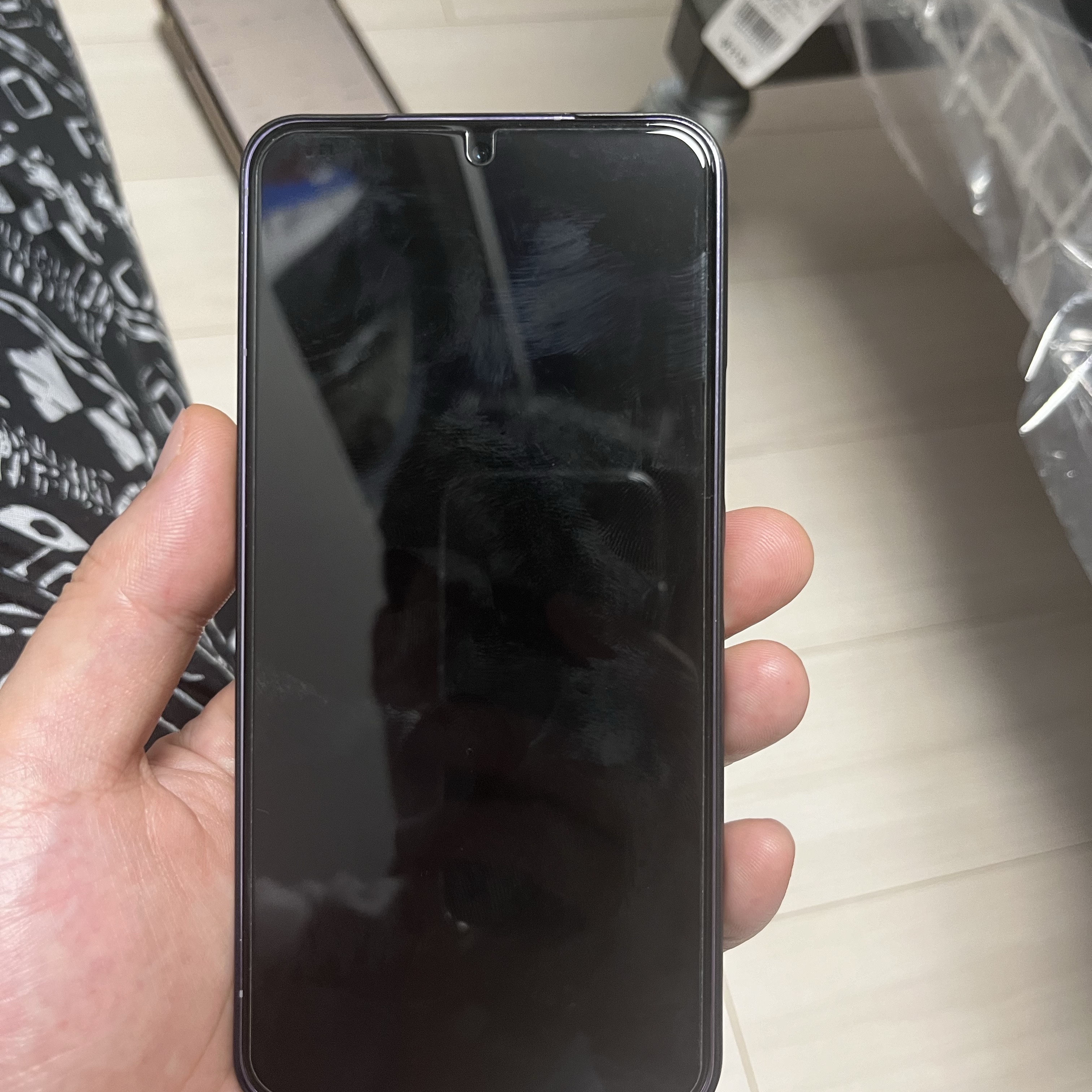 [S등급] Refurbished Galaxy S22 256GB Bora Purple 착용 스타일 - 1