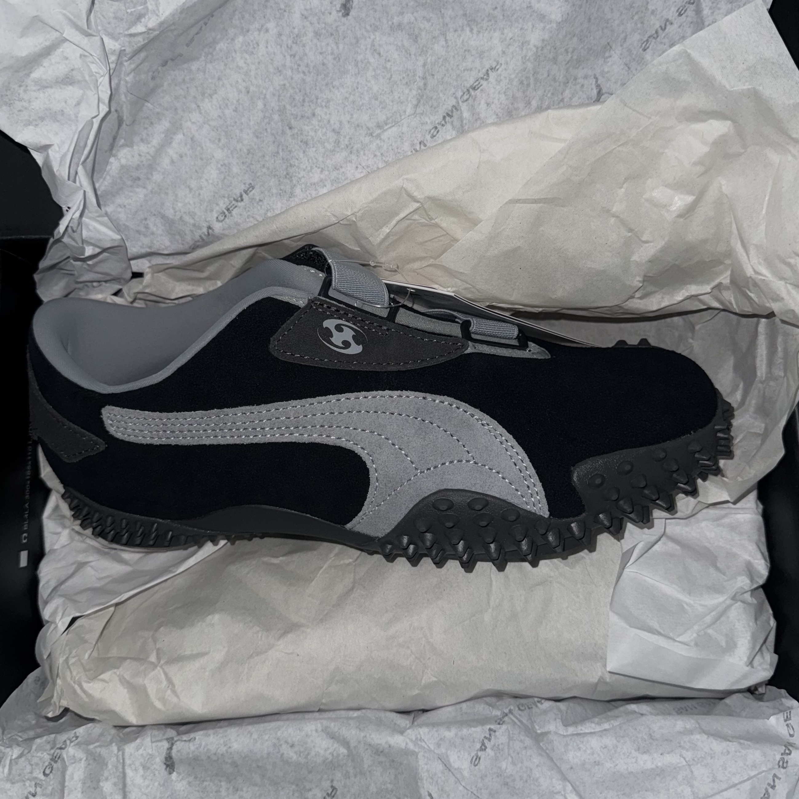 Puma x Sansan Gear Mostro Flat Dark Gray 착용 스타일