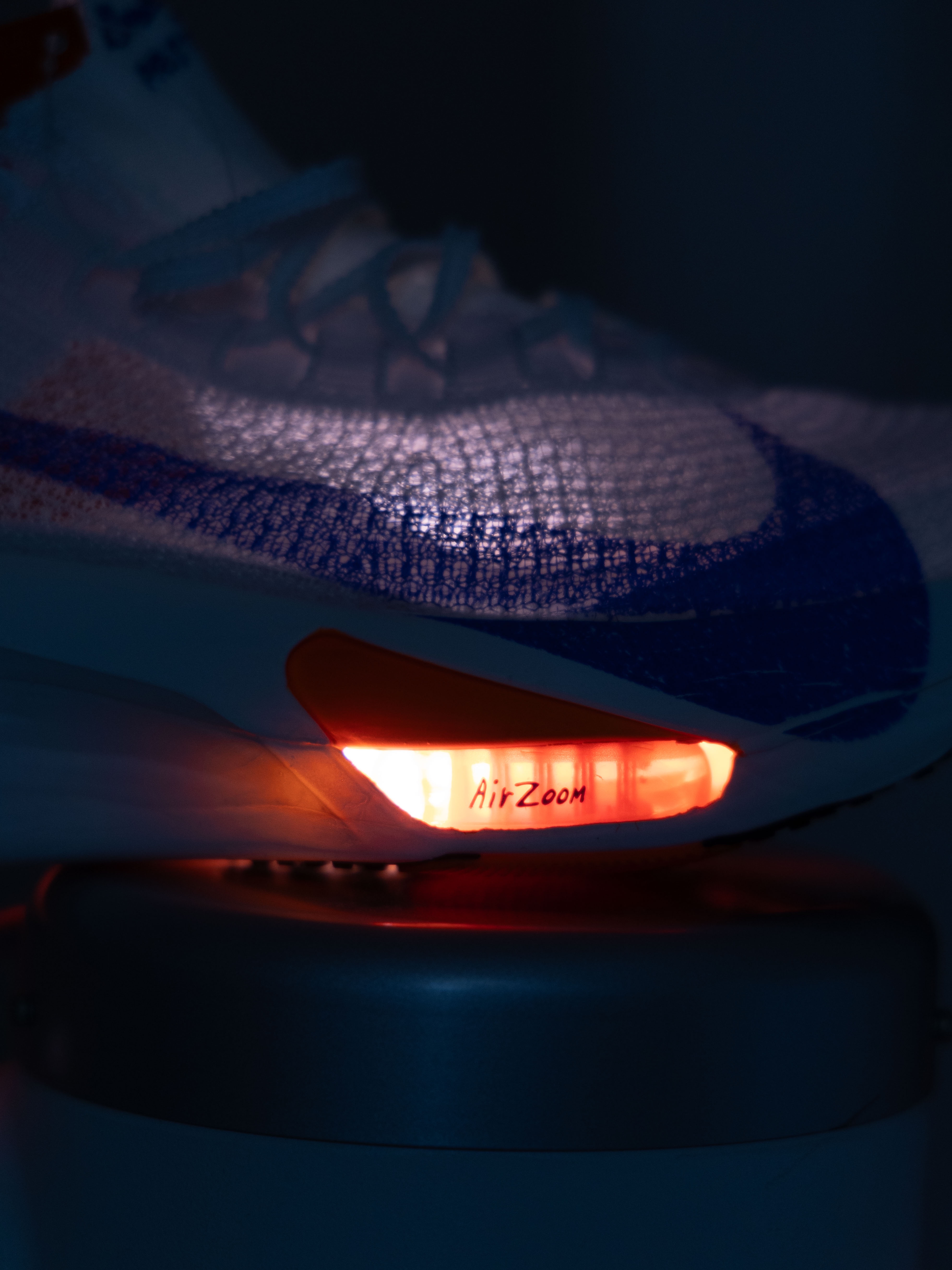Nike Air Zoom Alphafly Next% 3 Blueprint, CEP Paris Vibes Mid Cut Socks White Blue mix 착용 스타일 - 8